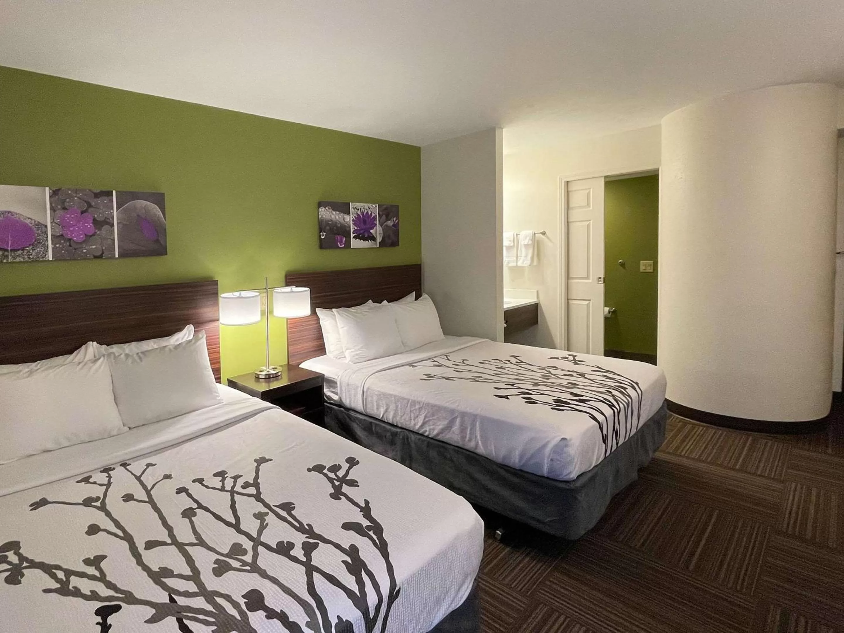 Photo of the whole room, Bed in Sleep Inn