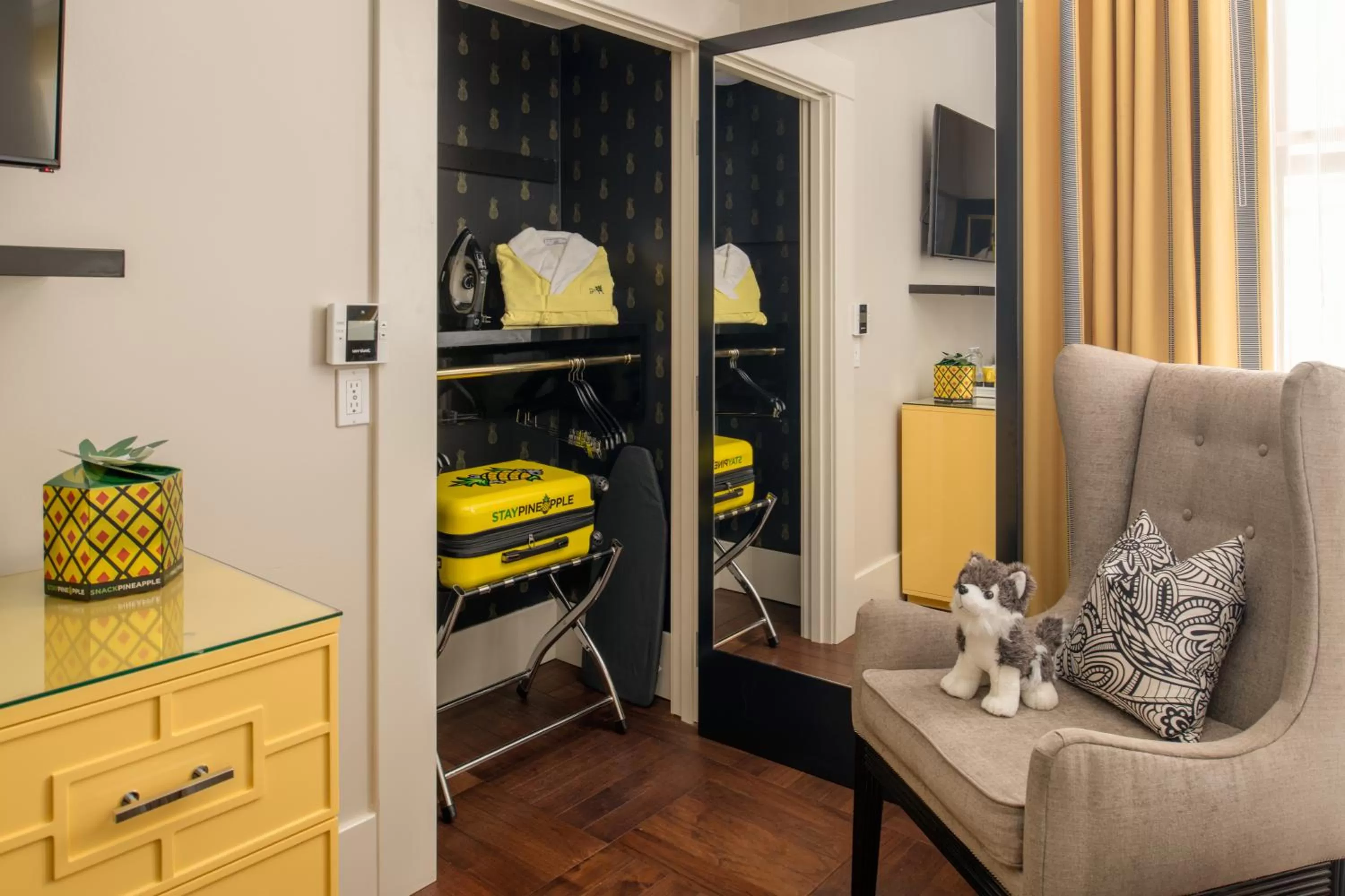 Seating area in Staypineapple, An Elegant Hotel, Union Square