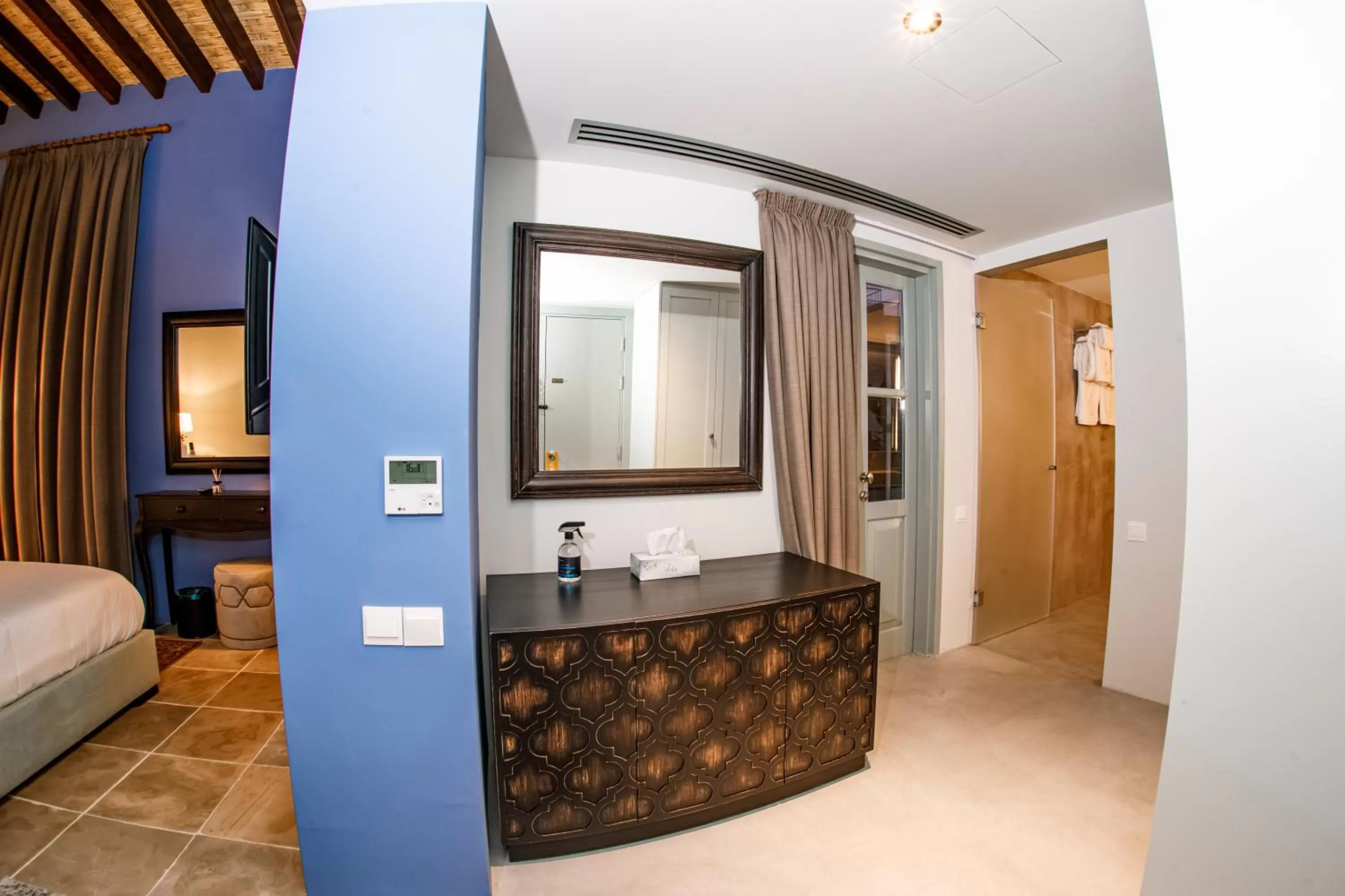 Photo of the whole room, Bed in Madama Residence