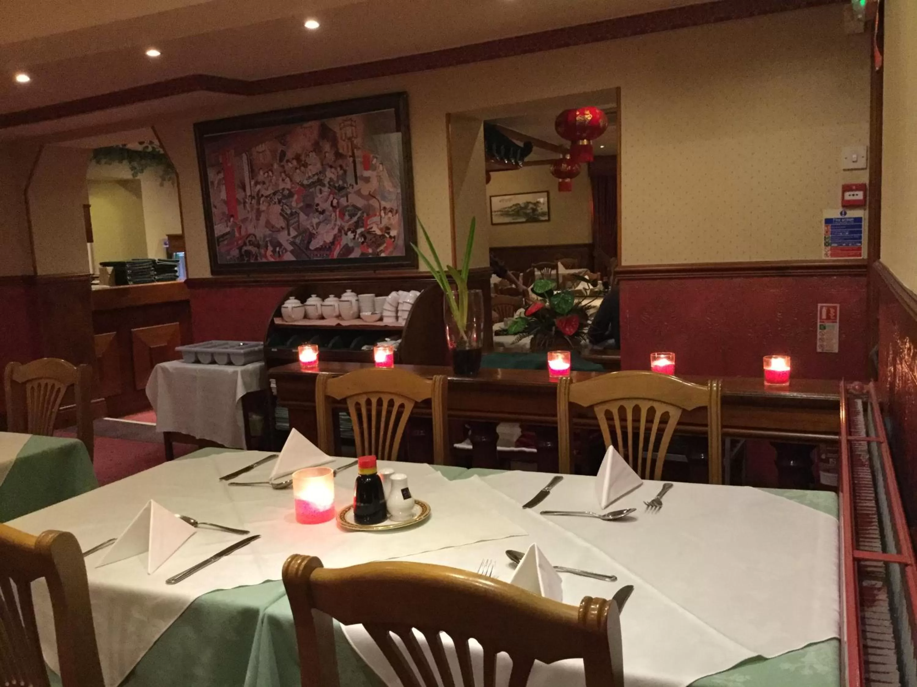 Restaurant/places to eat in Garden Hotel