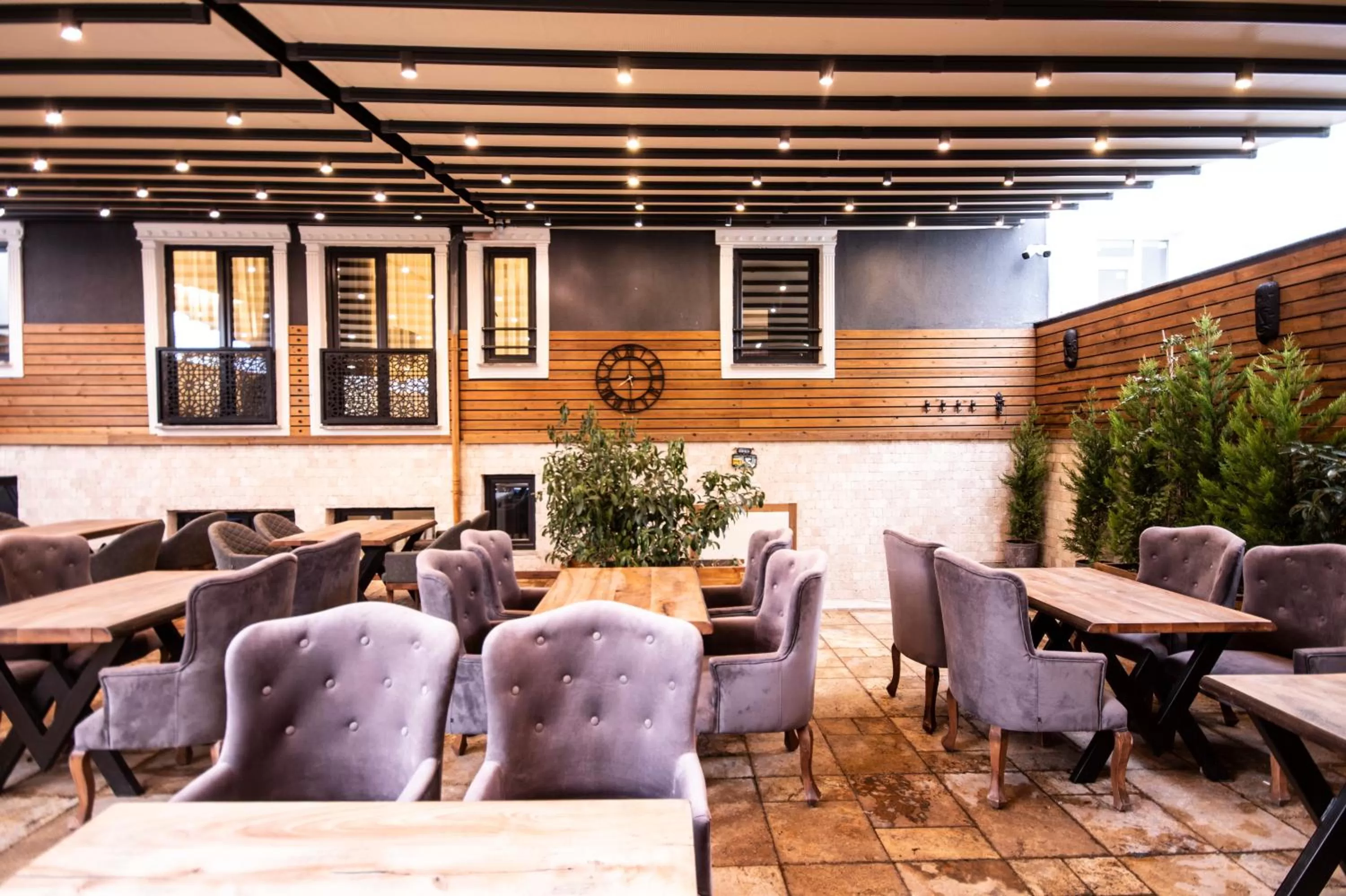 Garden, Restaurant/Places to Eat in Pruva Hotel