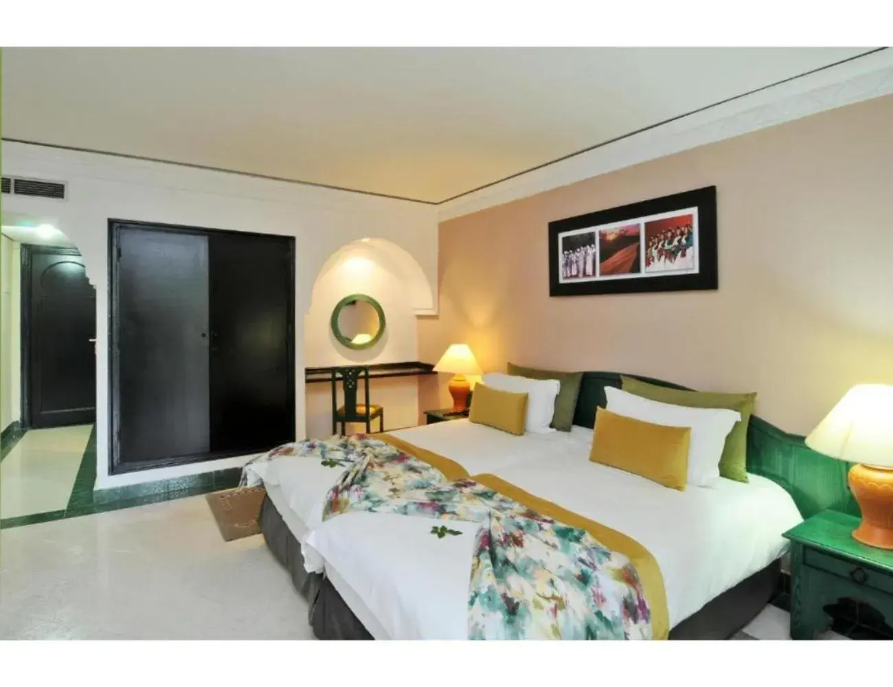 Triple Room in Hôtel Volubilis Triple Room in Hôtel Volubilis