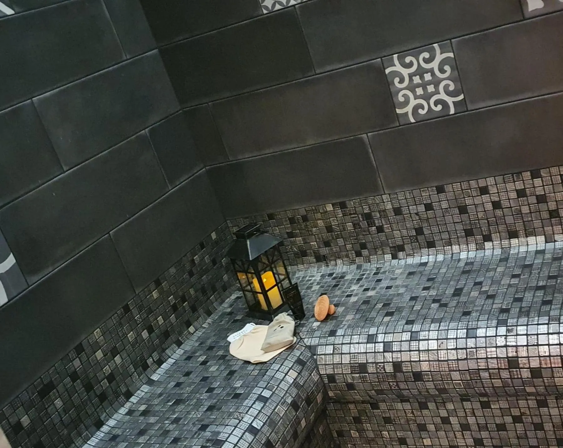 Spa and wellness centre/facilities in Le Trophée Boutique Hôtel Spa- La Loggia Appart'hôtel