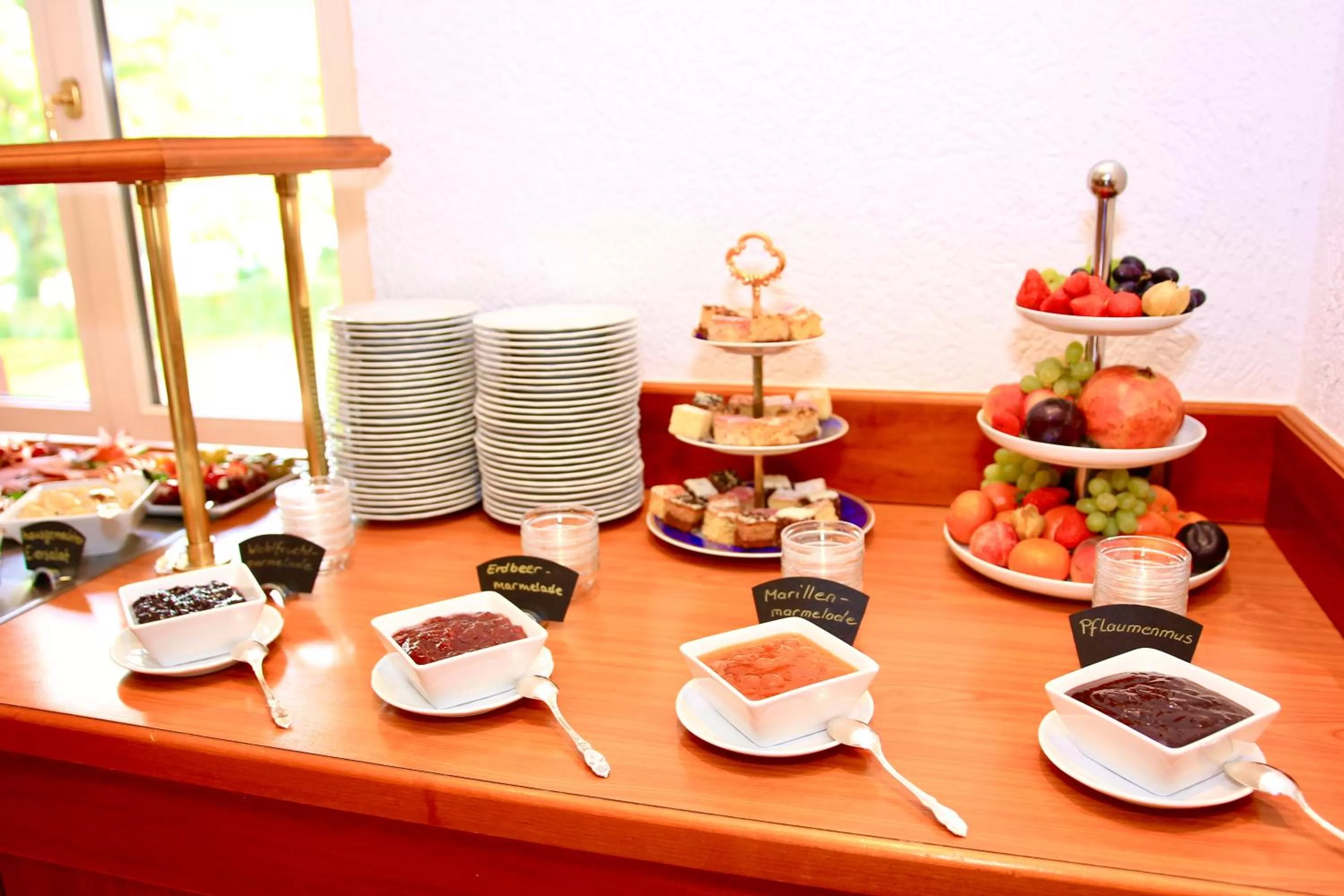 Buffet breakfast in Hotel Erbprinzenpalais