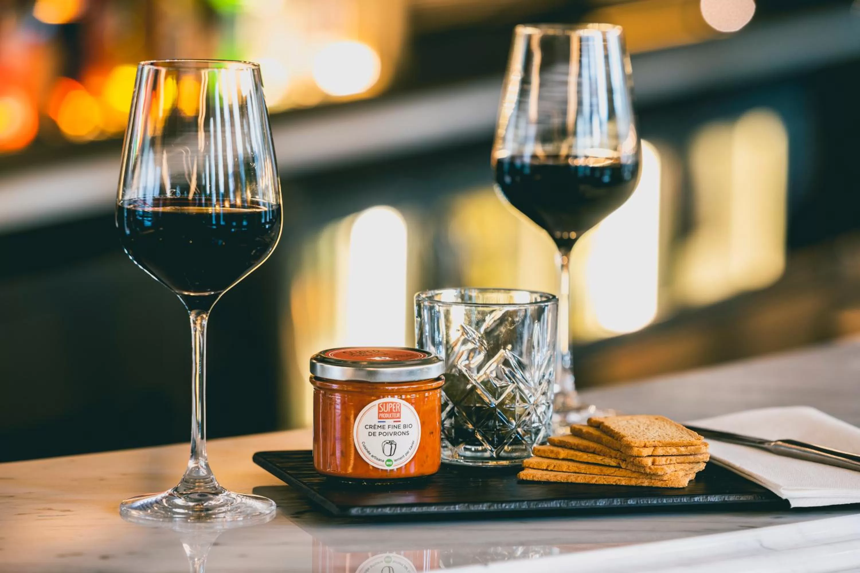 Lounge or bar in The ReMIX Hotel