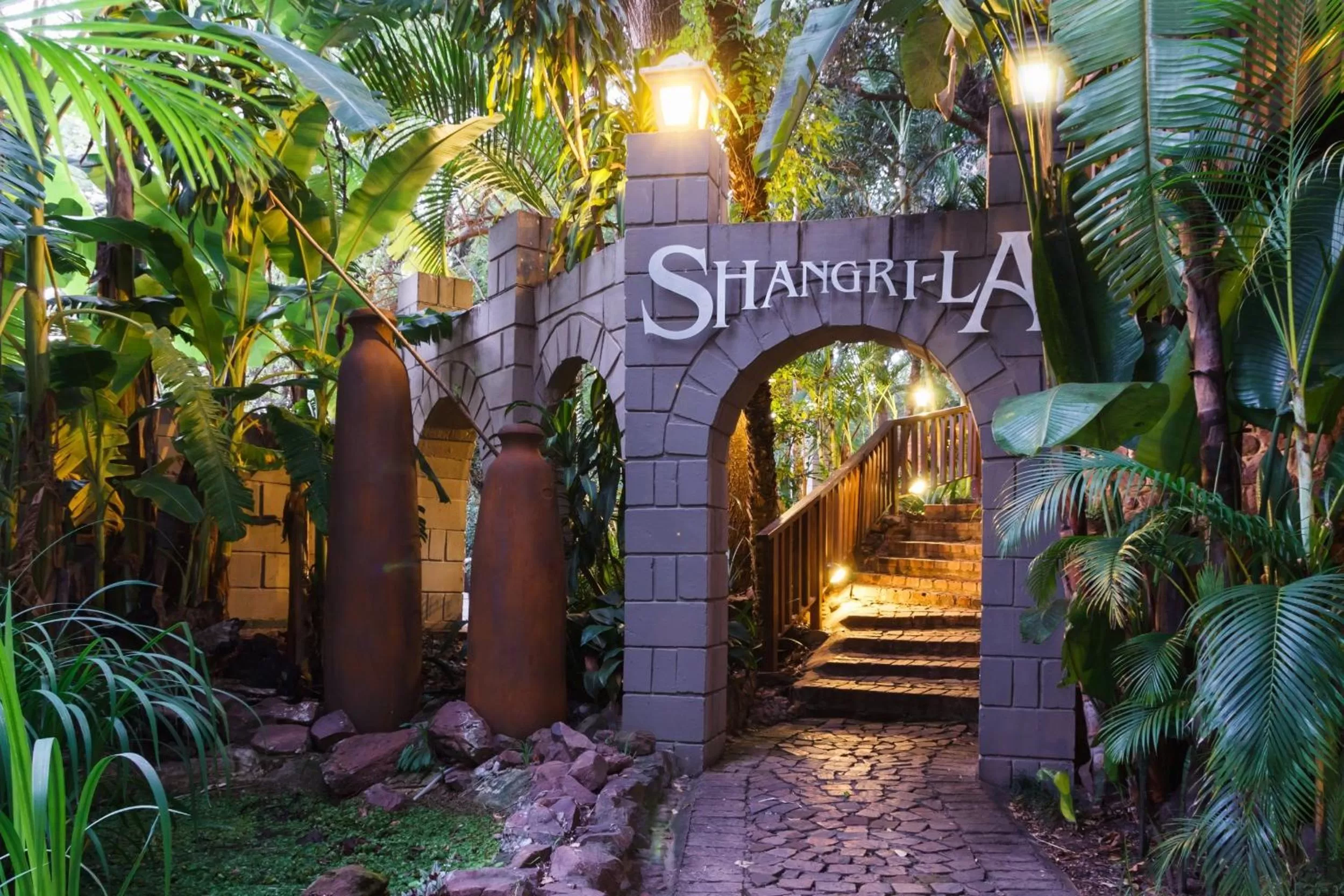 Shangri-La Country Hotel & Spa