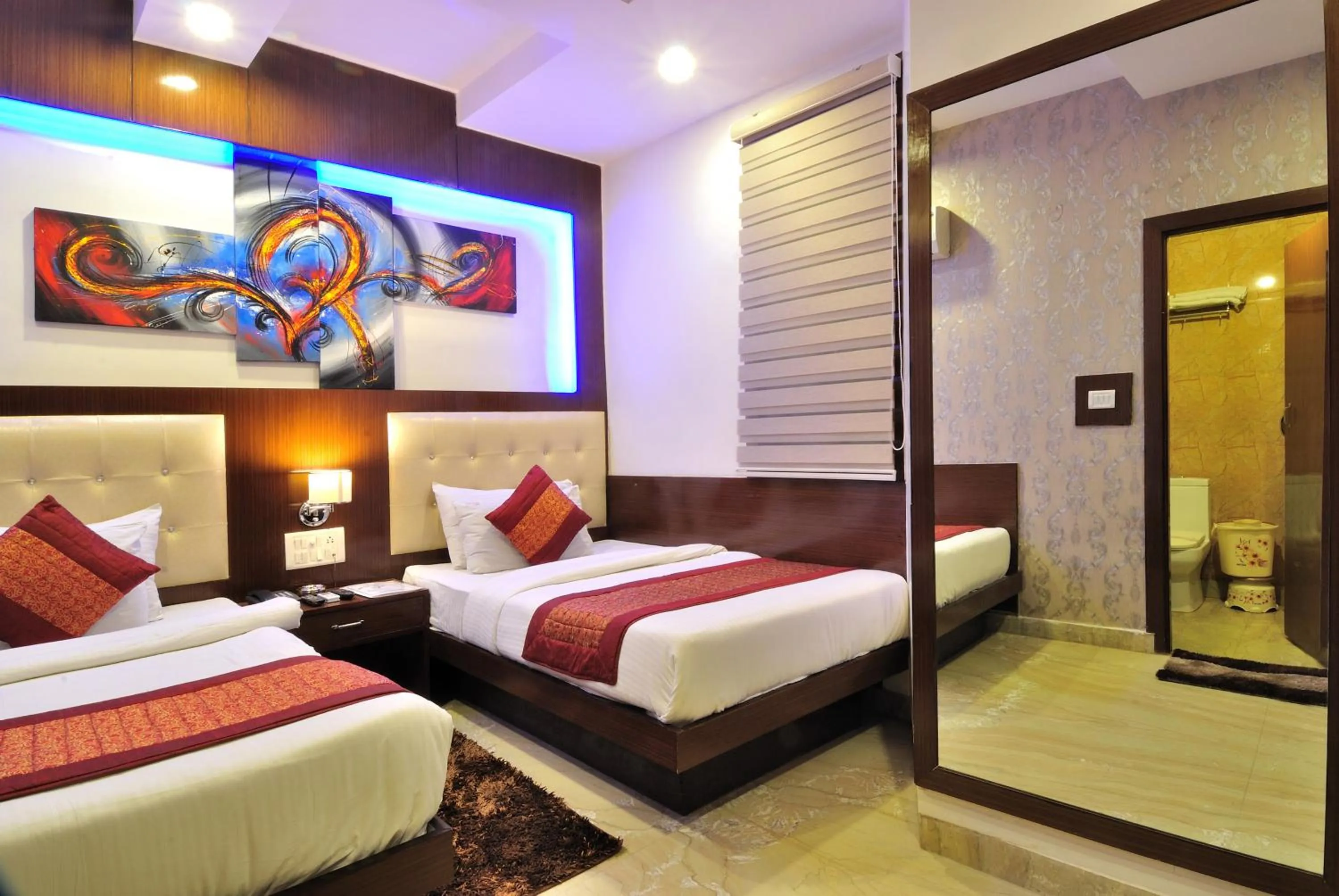 Bedroom, Bed in Hotel Nirmal Mahal - Paharganj - New Delhi