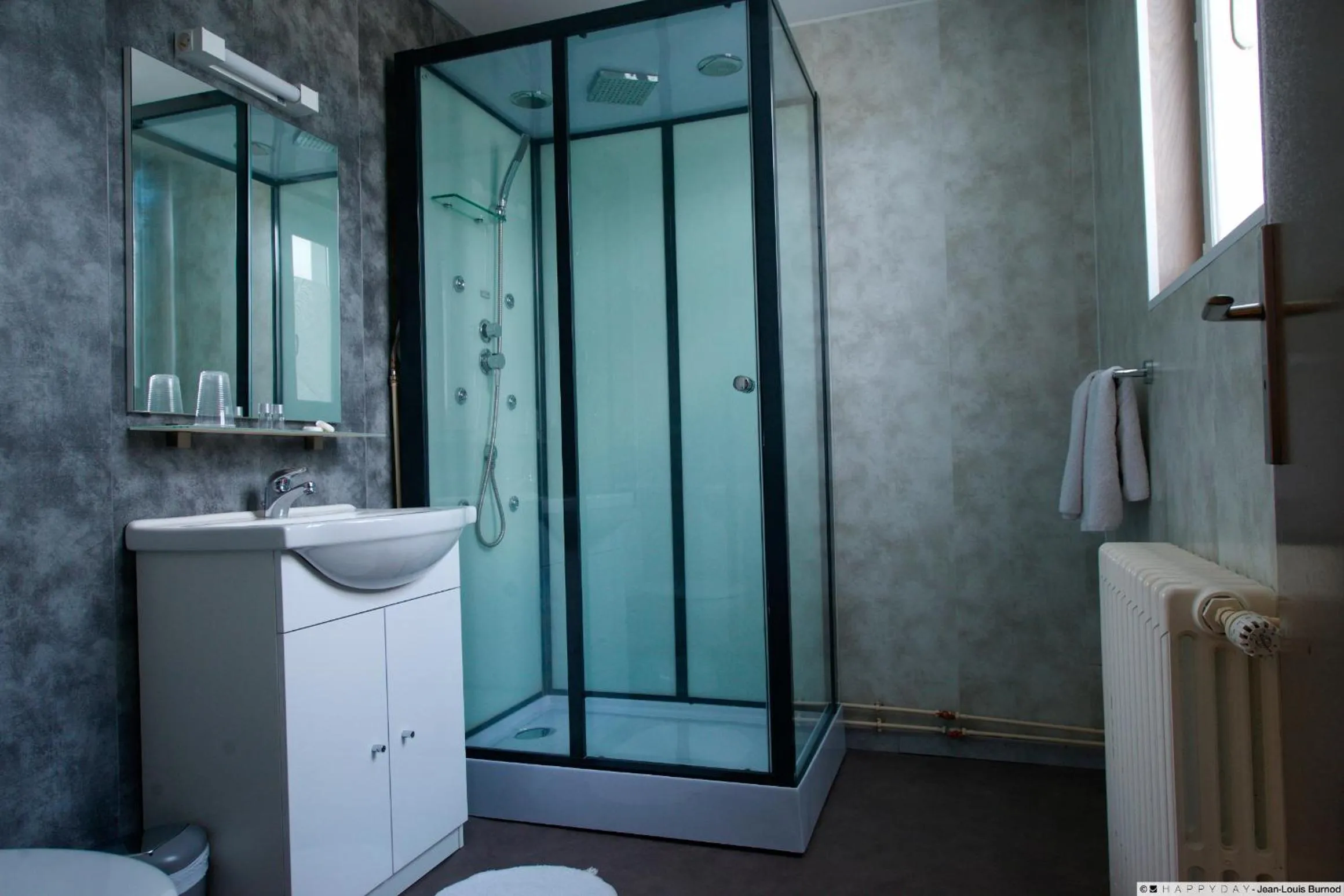 Bathroom in Hôtel La Tente Verte