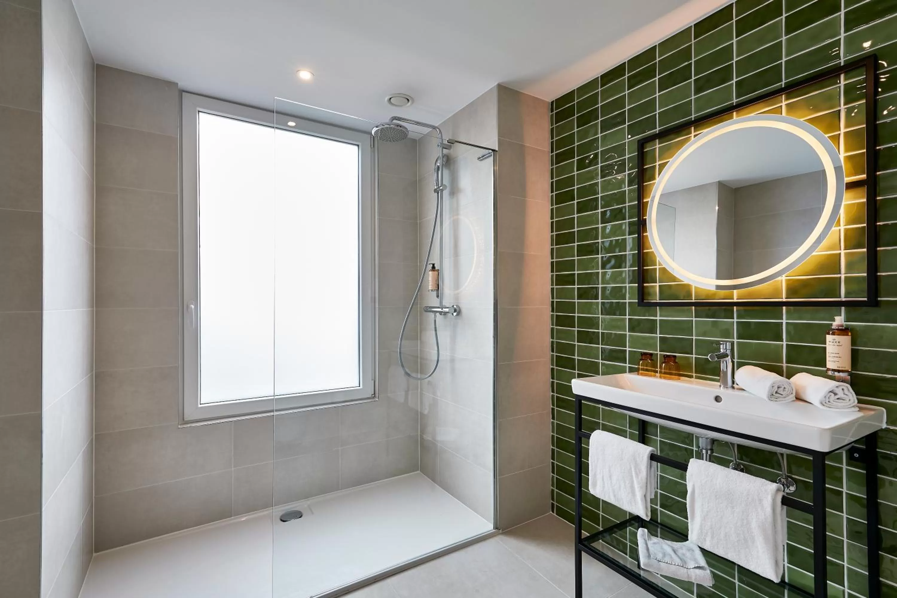 Shower in Urban Yard Hotel