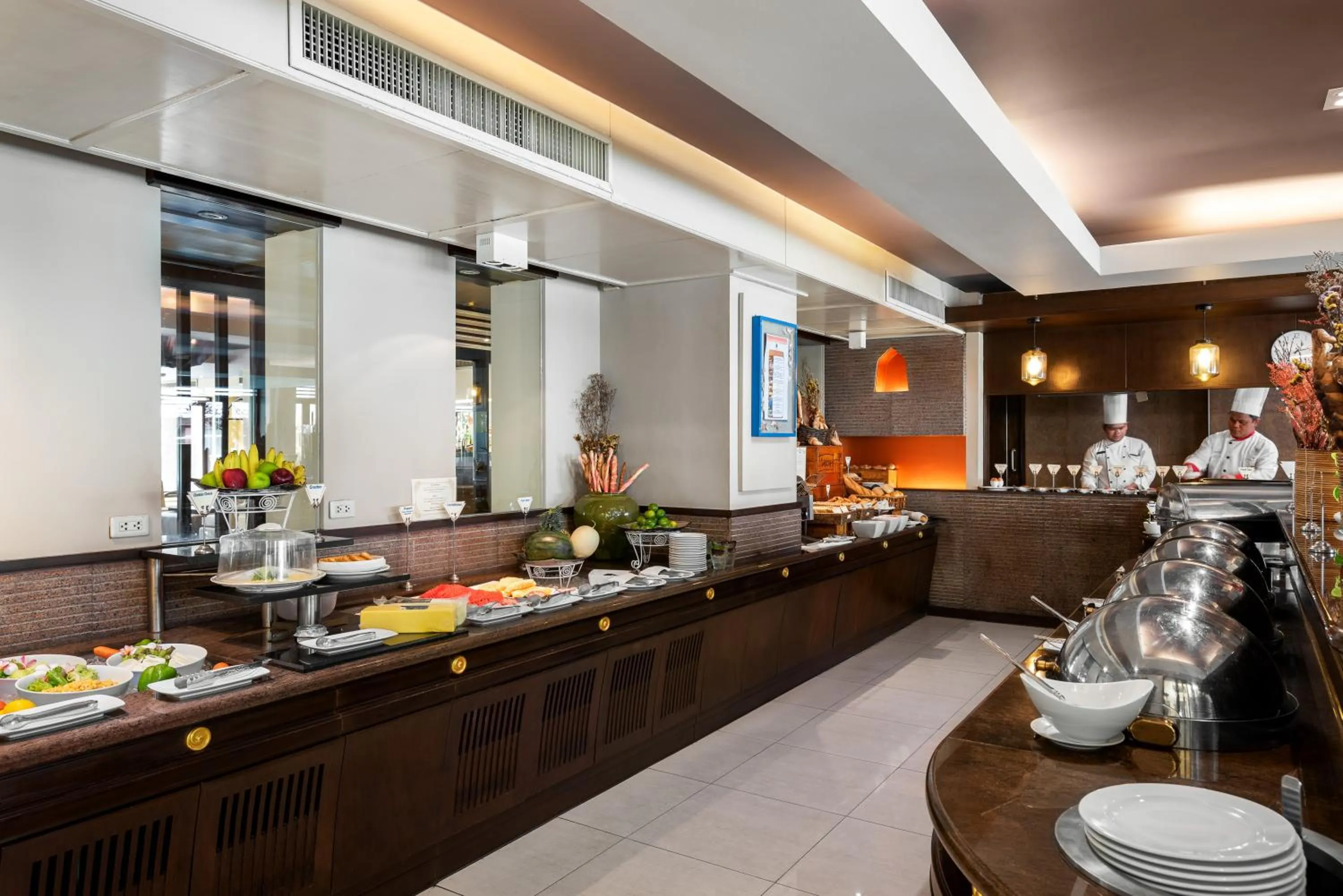 Restaurant/places to eat in Patong Paragon Resort & Spa SHA Extra Plus