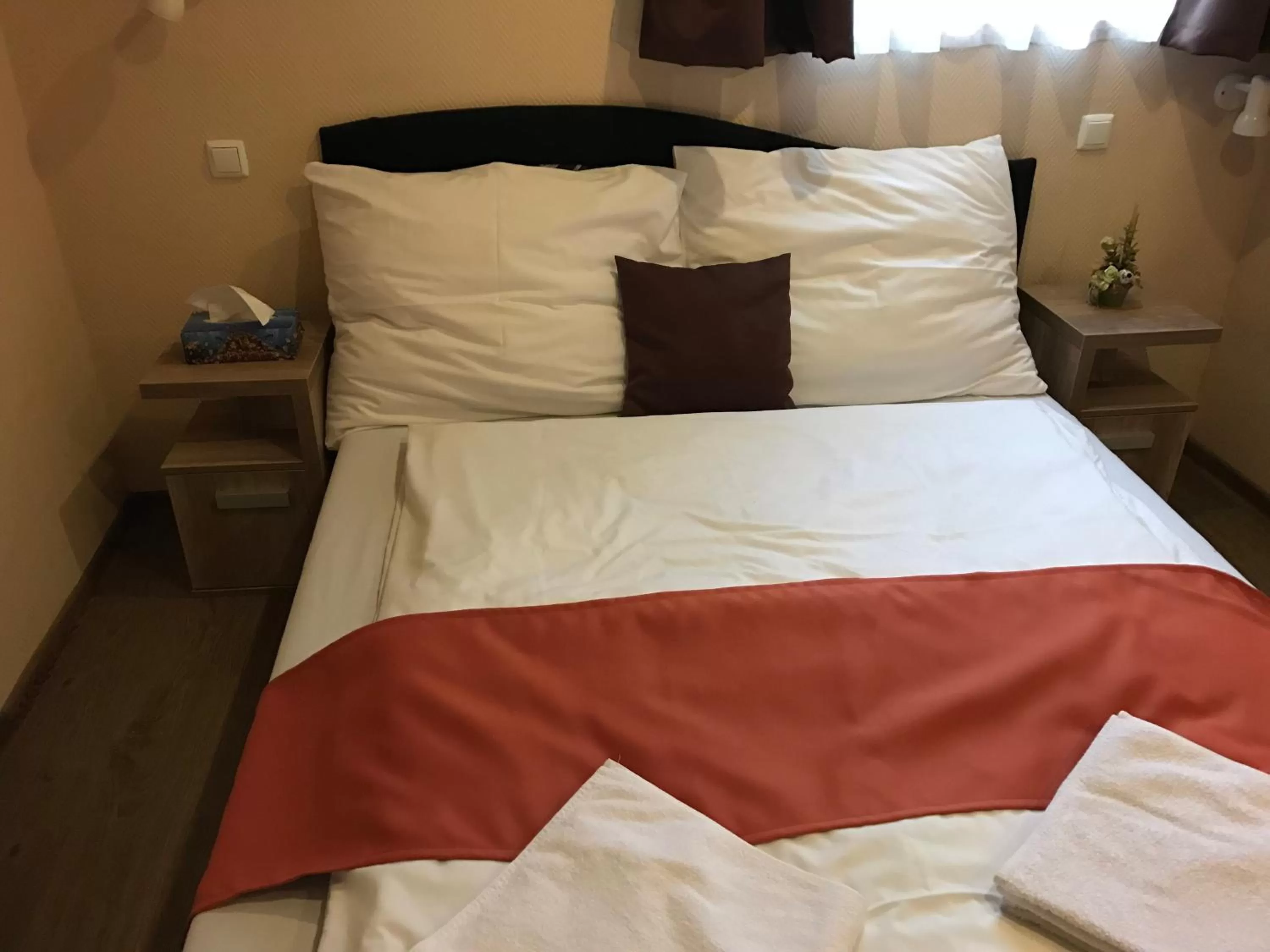 Bed in Abszolút Hotel és Panzió