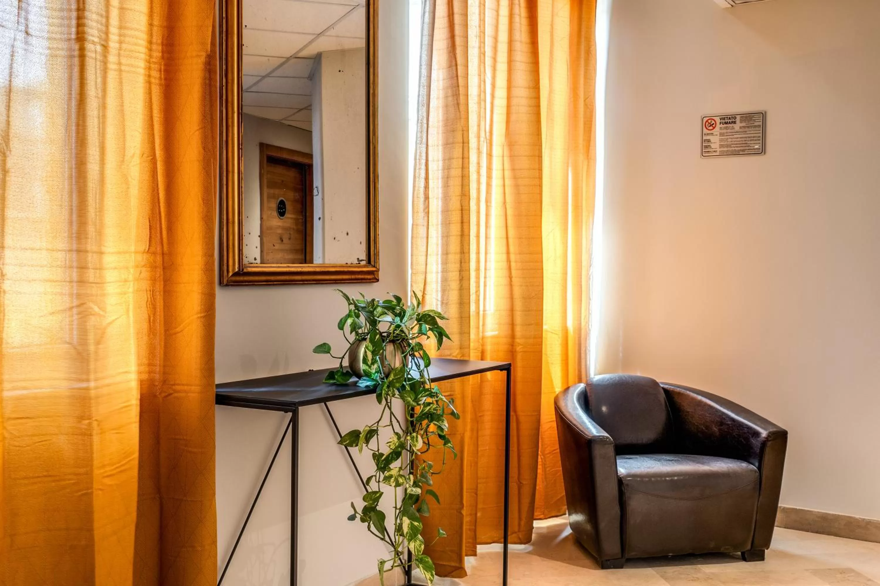 Decorative detail in Hotel King