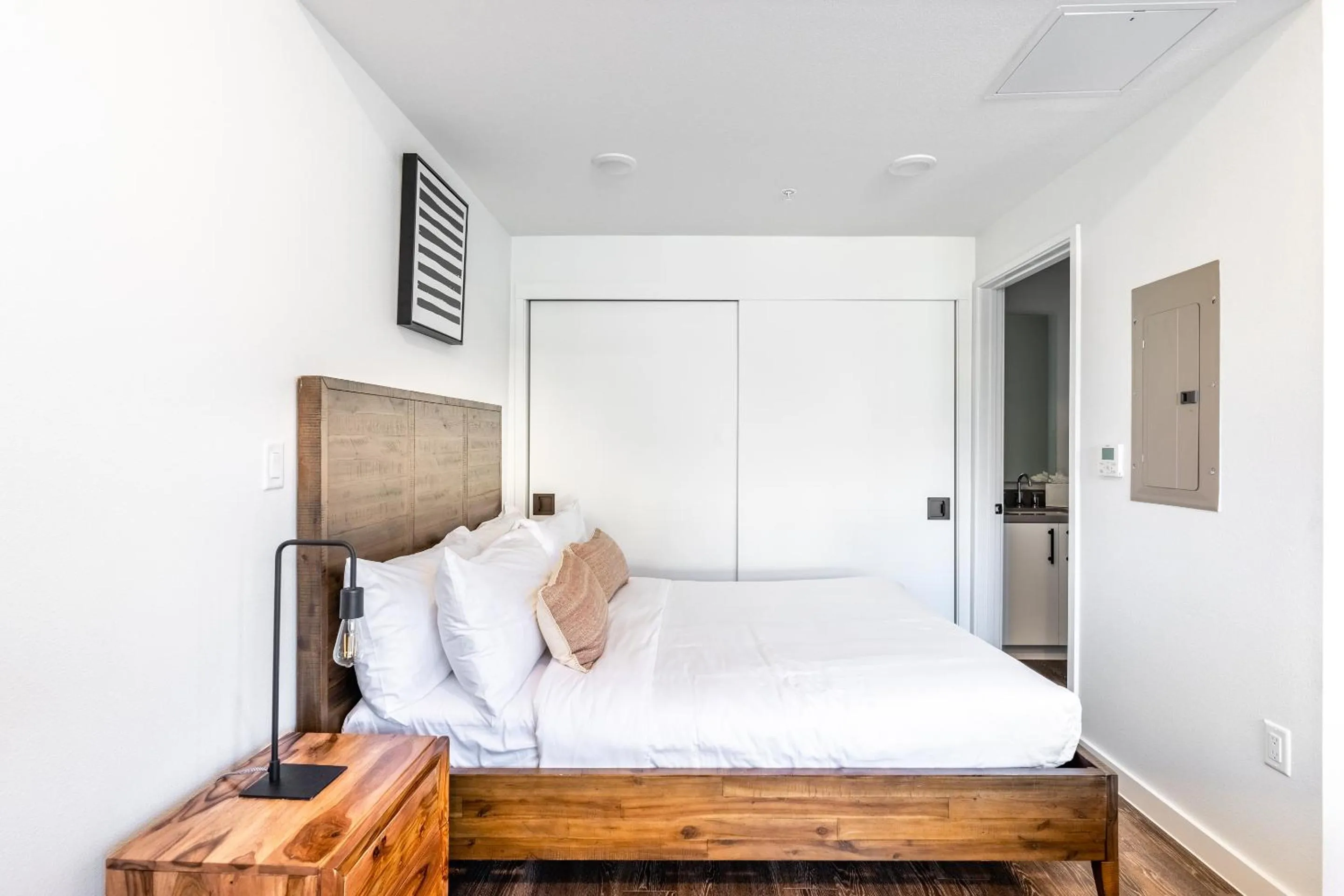Bedroom, Bed in Mint House at The Hatchery - Austin