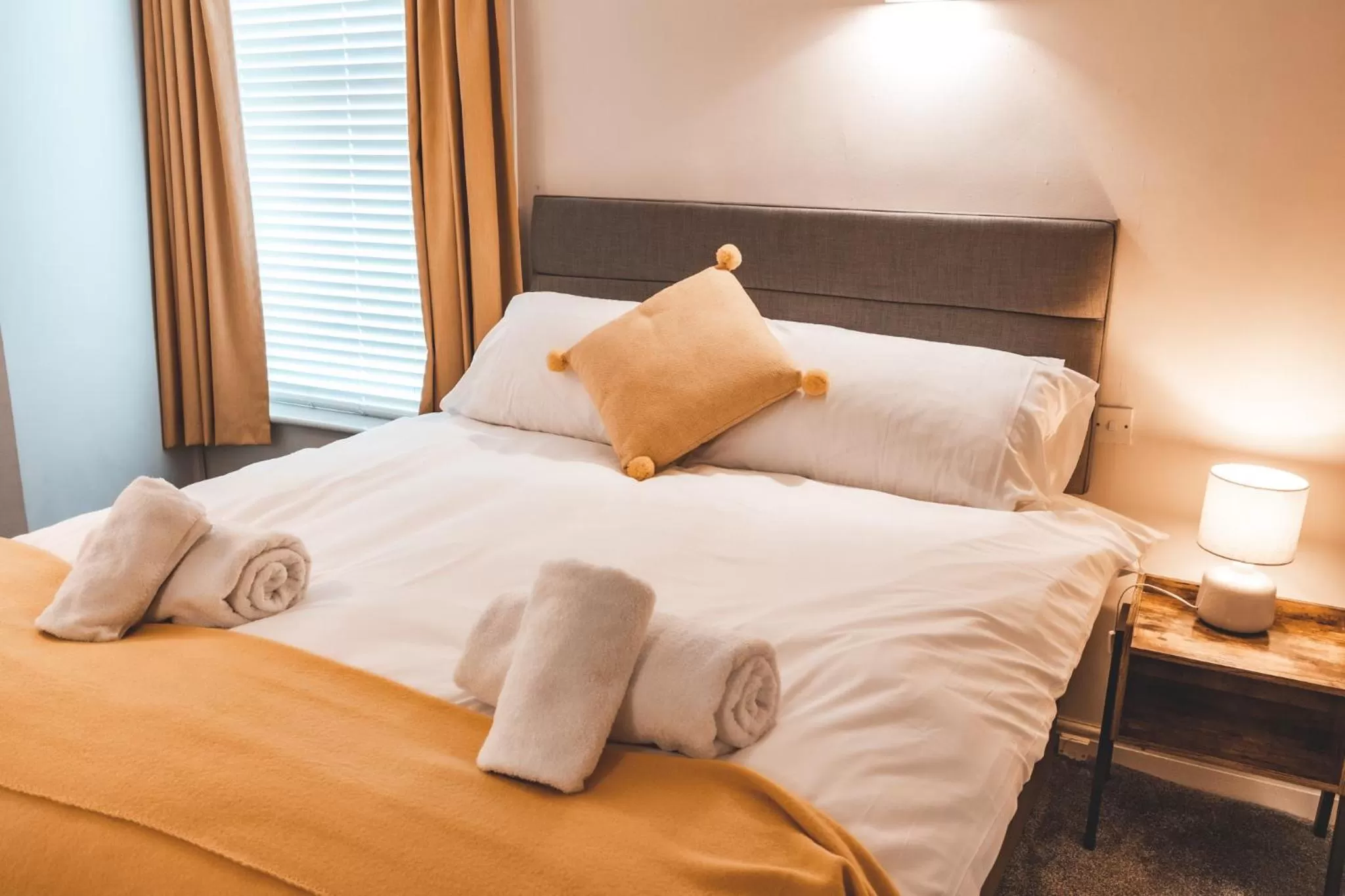 Bedroom, Bed in Croppers Arms