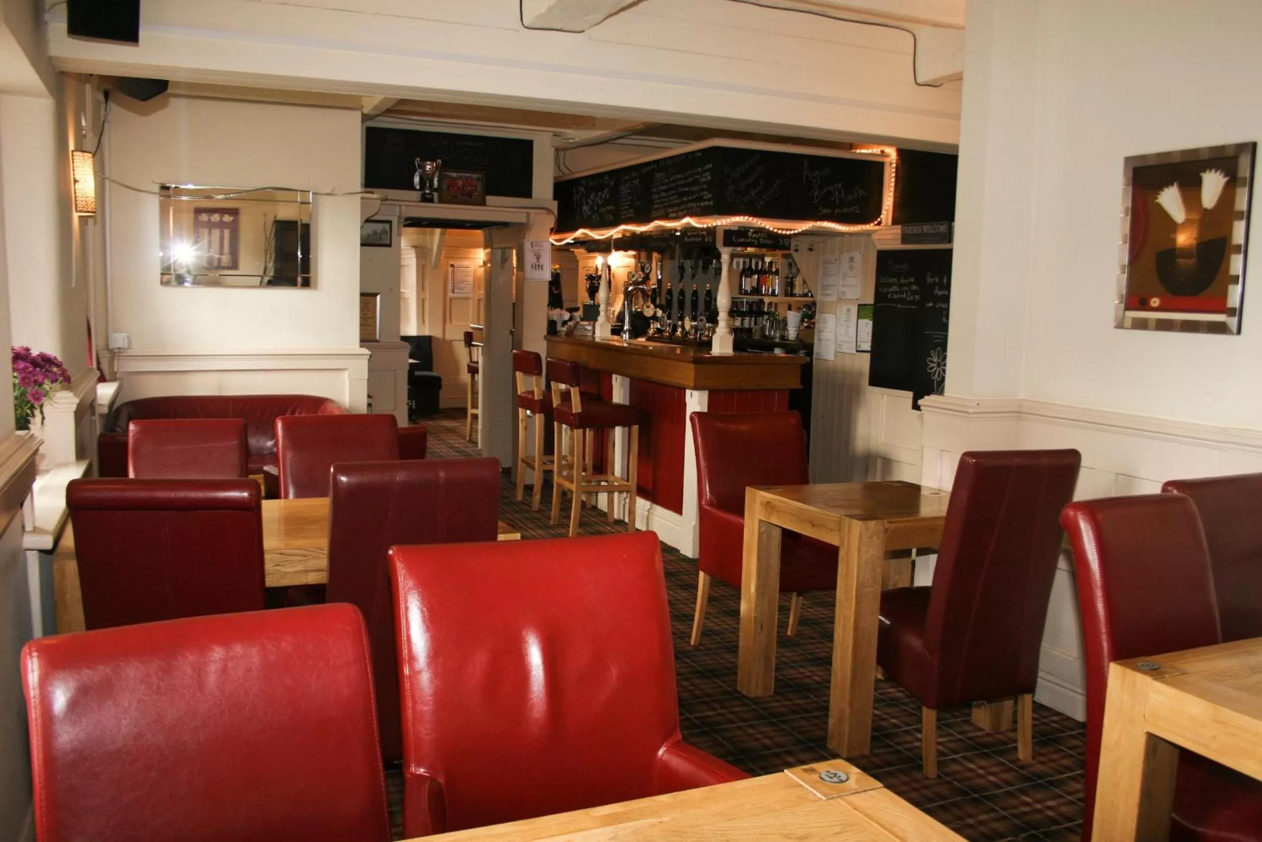 Lounge or bar in The Wheatsheaf