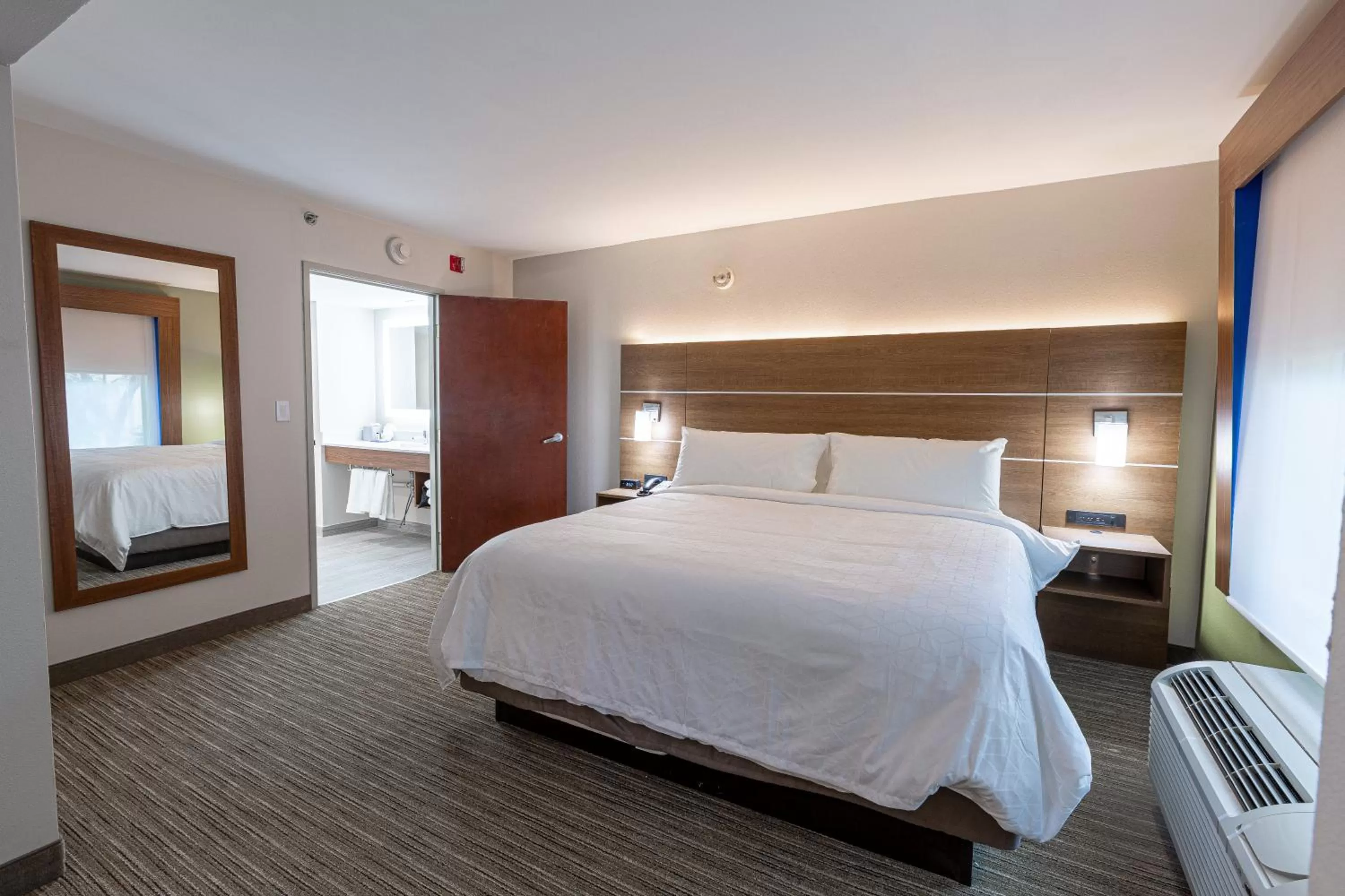 Photo of the whole room, Bed in Holiday Inn Express & Suites Arlington North – Stadium Area by IHG