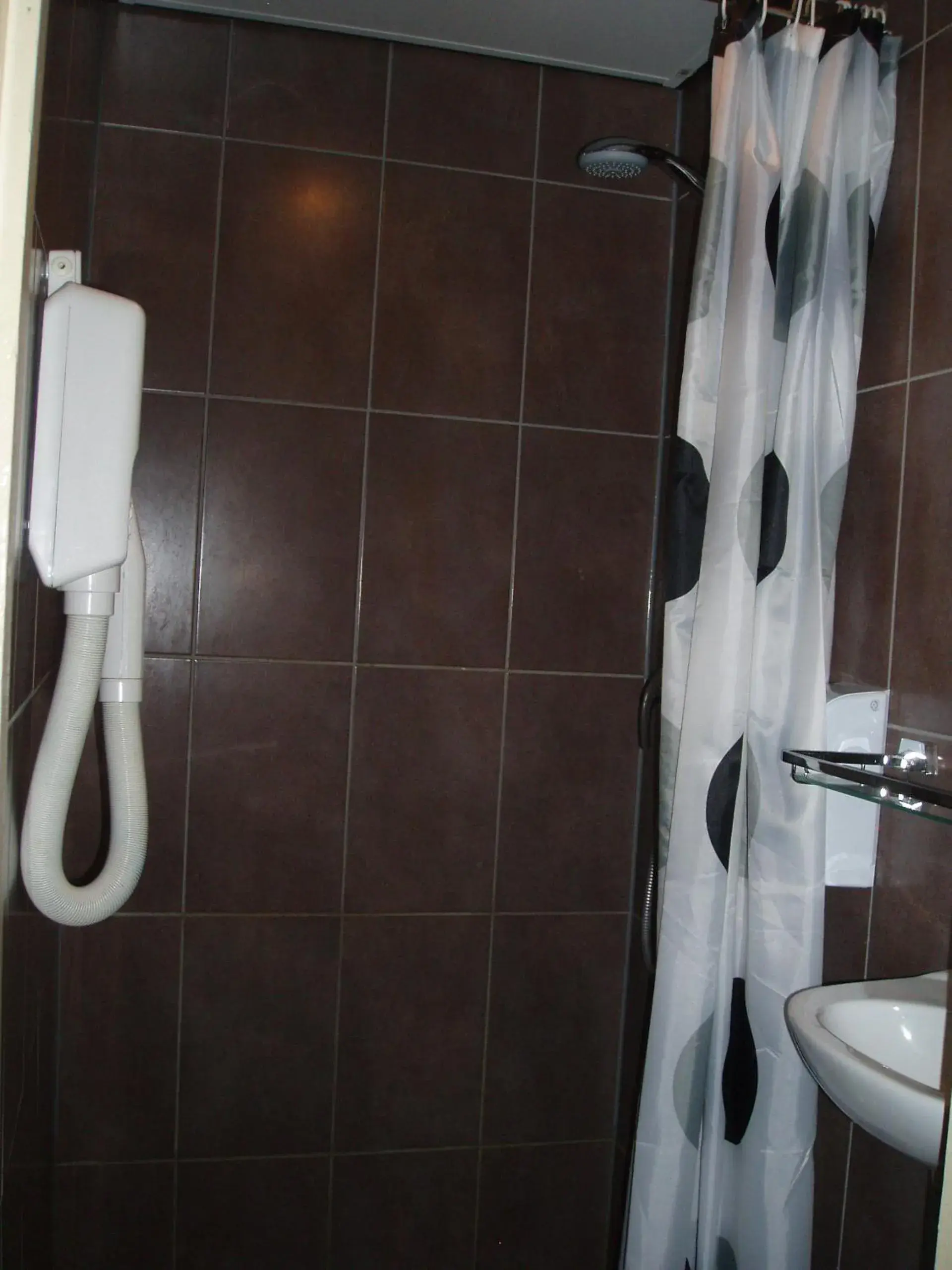 Triple Room with Shared Bathroom in Hotel Continental Amsterdam Triple Room with Shared Bathroom in Hotel Continental Amsterdam