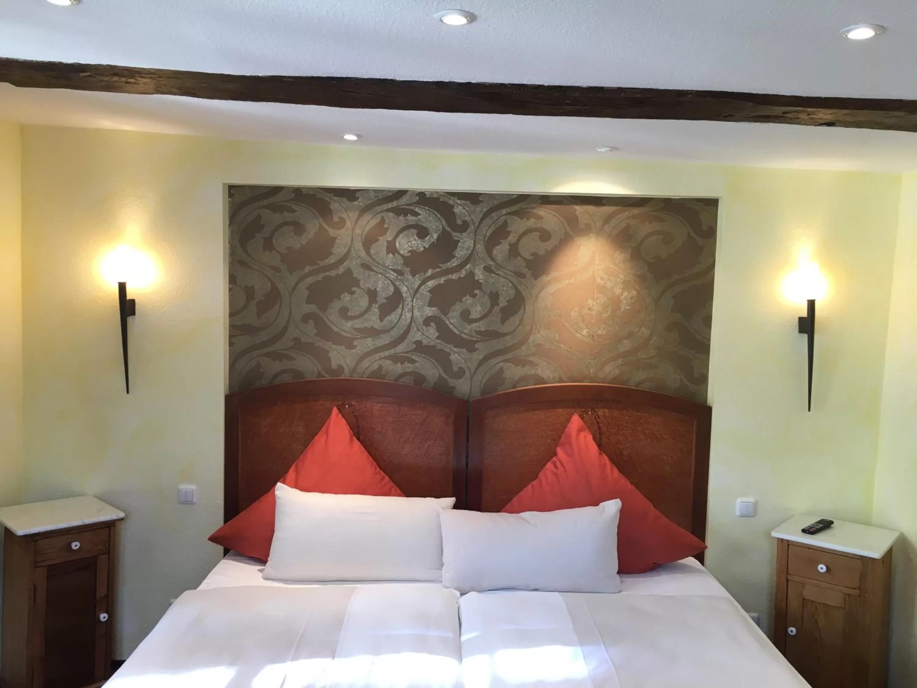 Photo of the whole room, Bed in Fachwerk-Hotel Eisenbart