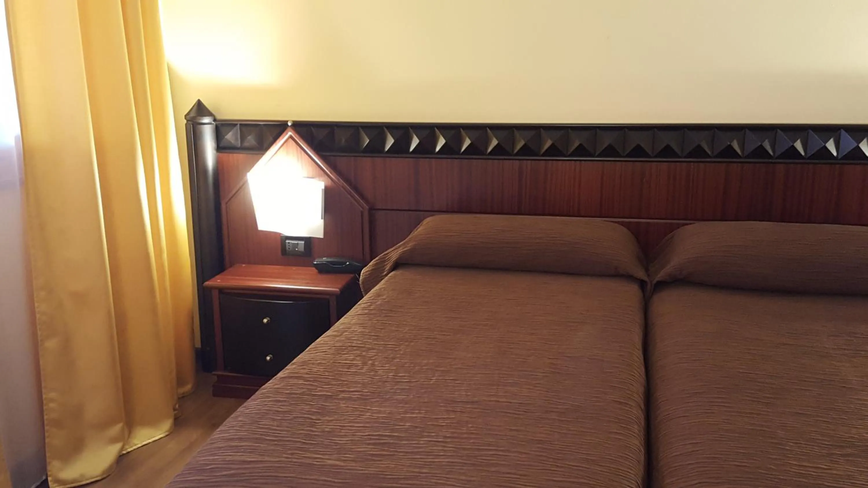 Bed in Hotel Motel Flower