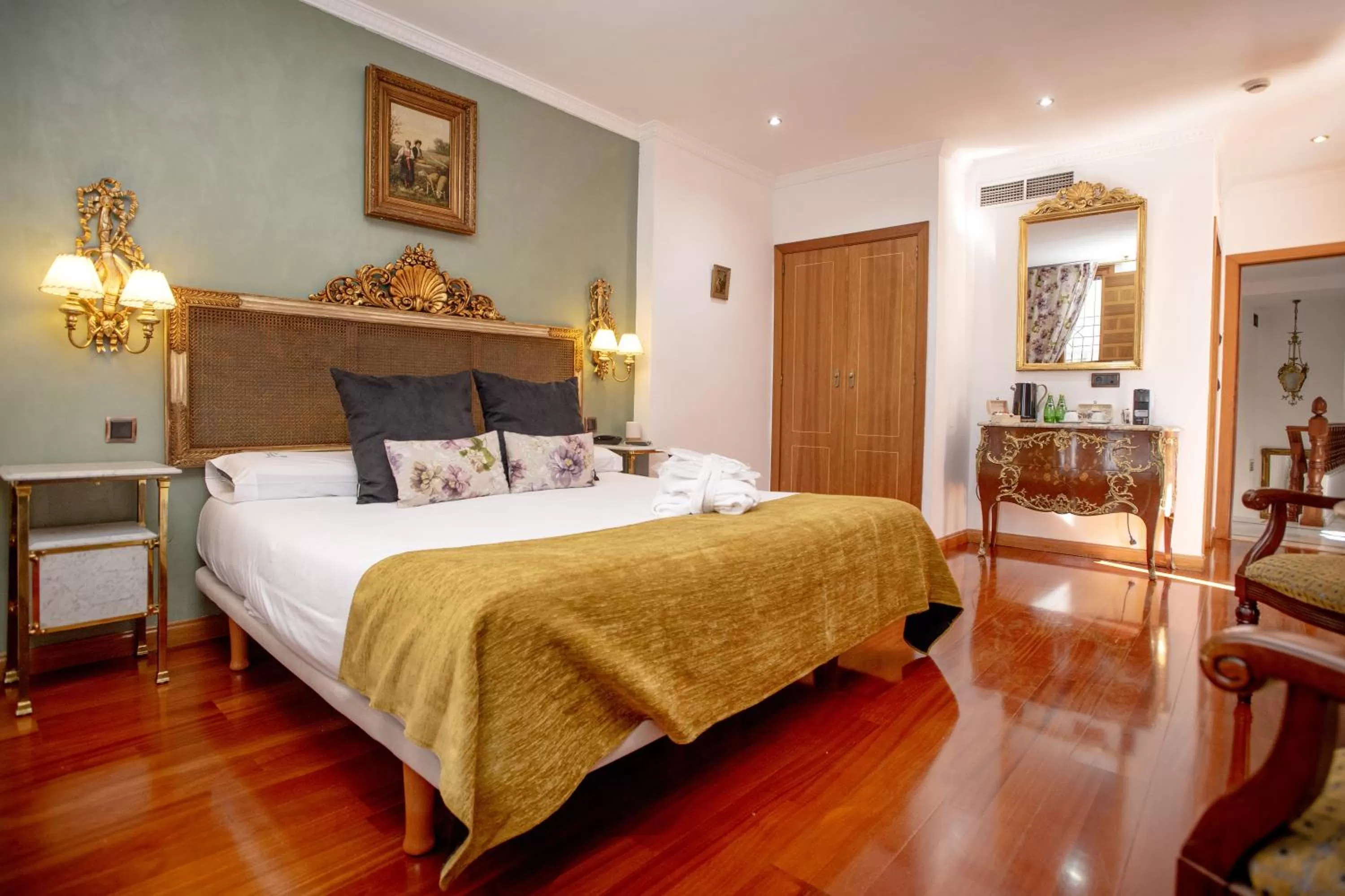 Bed in La Llave de la Judería Hotel Boutique