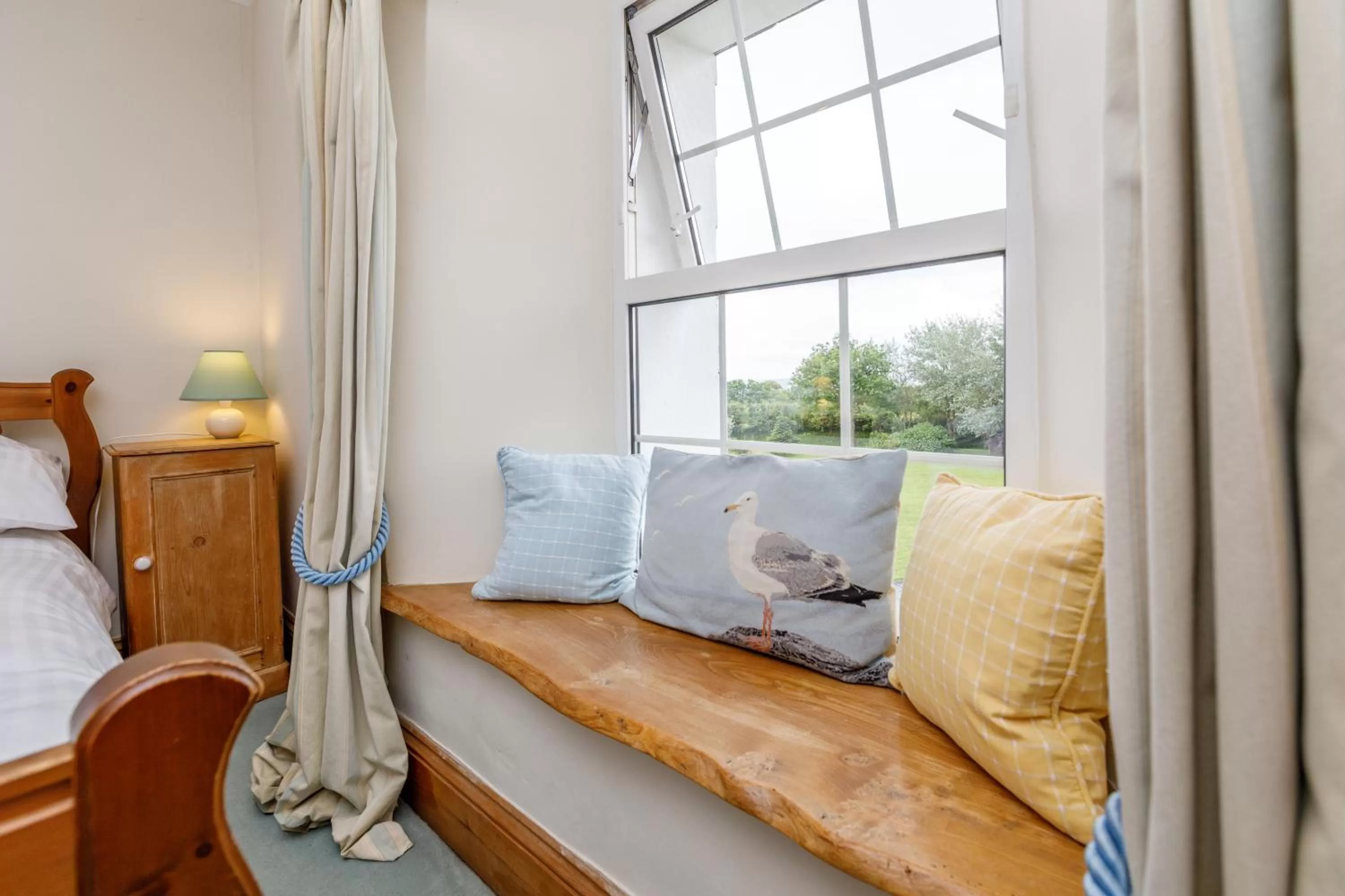 Garden view, Bed in Treweens