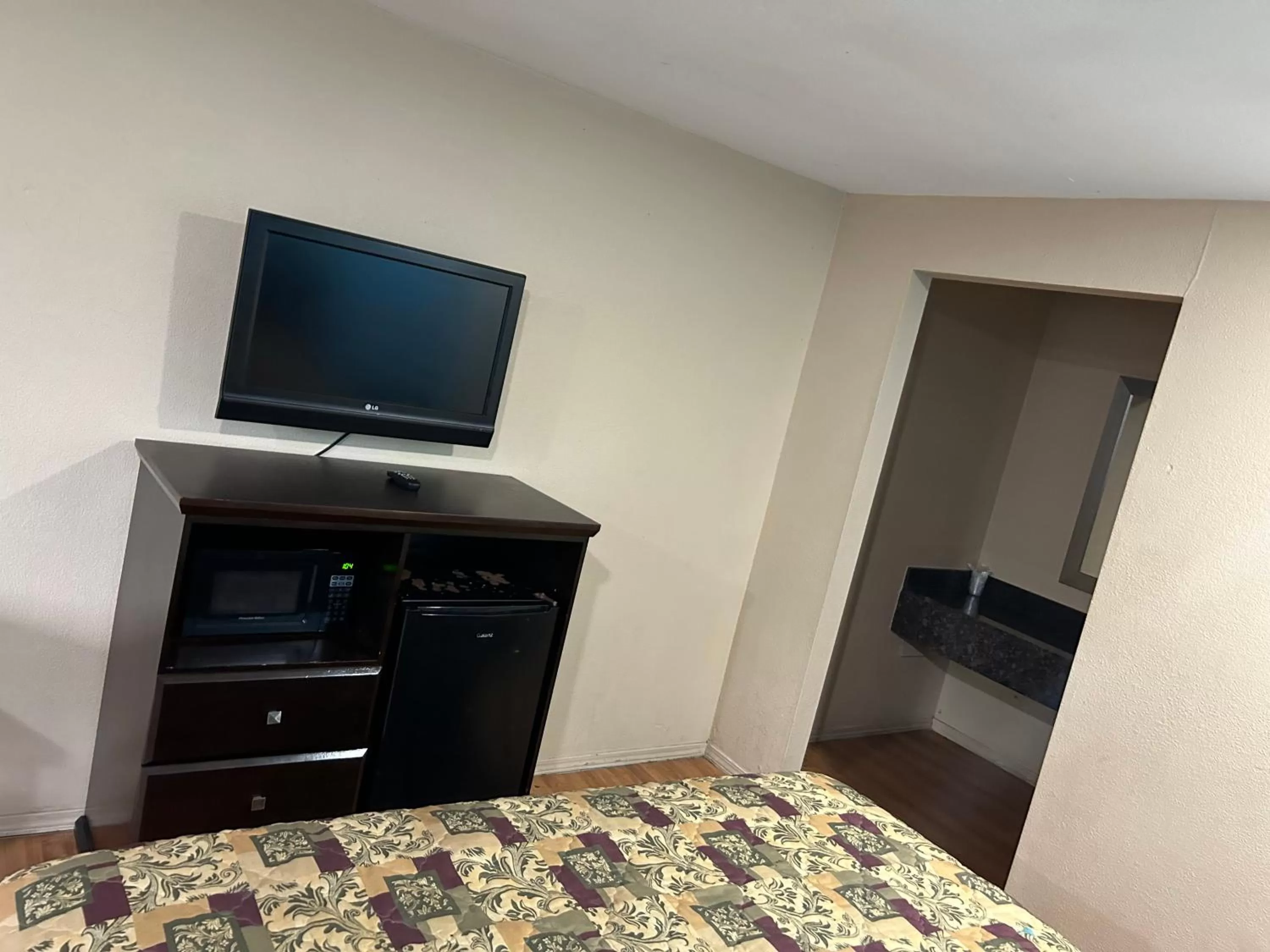 Bedroom, Bed in Super 7