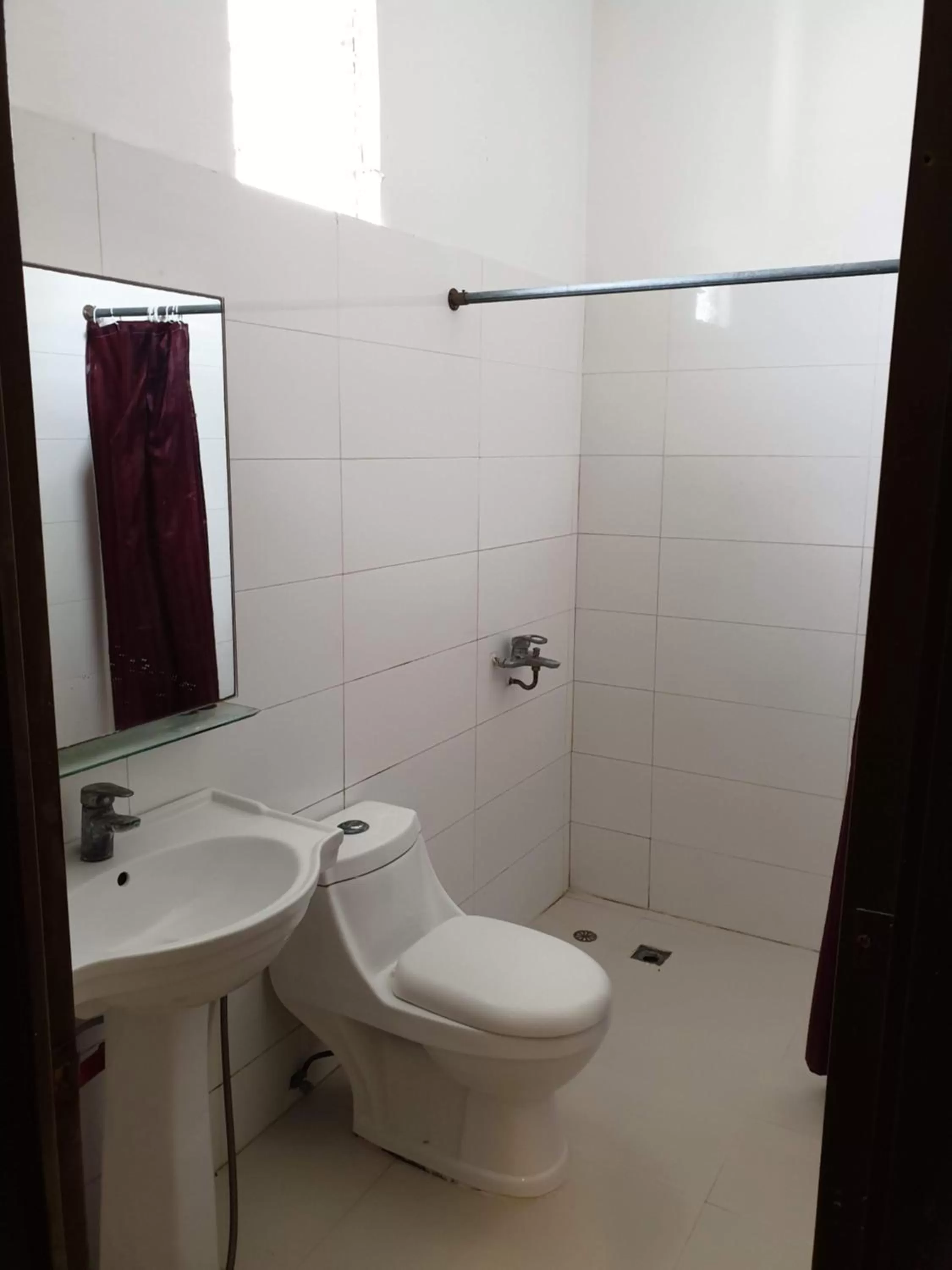 Bathroom in Raya Del Sol Dive Resort