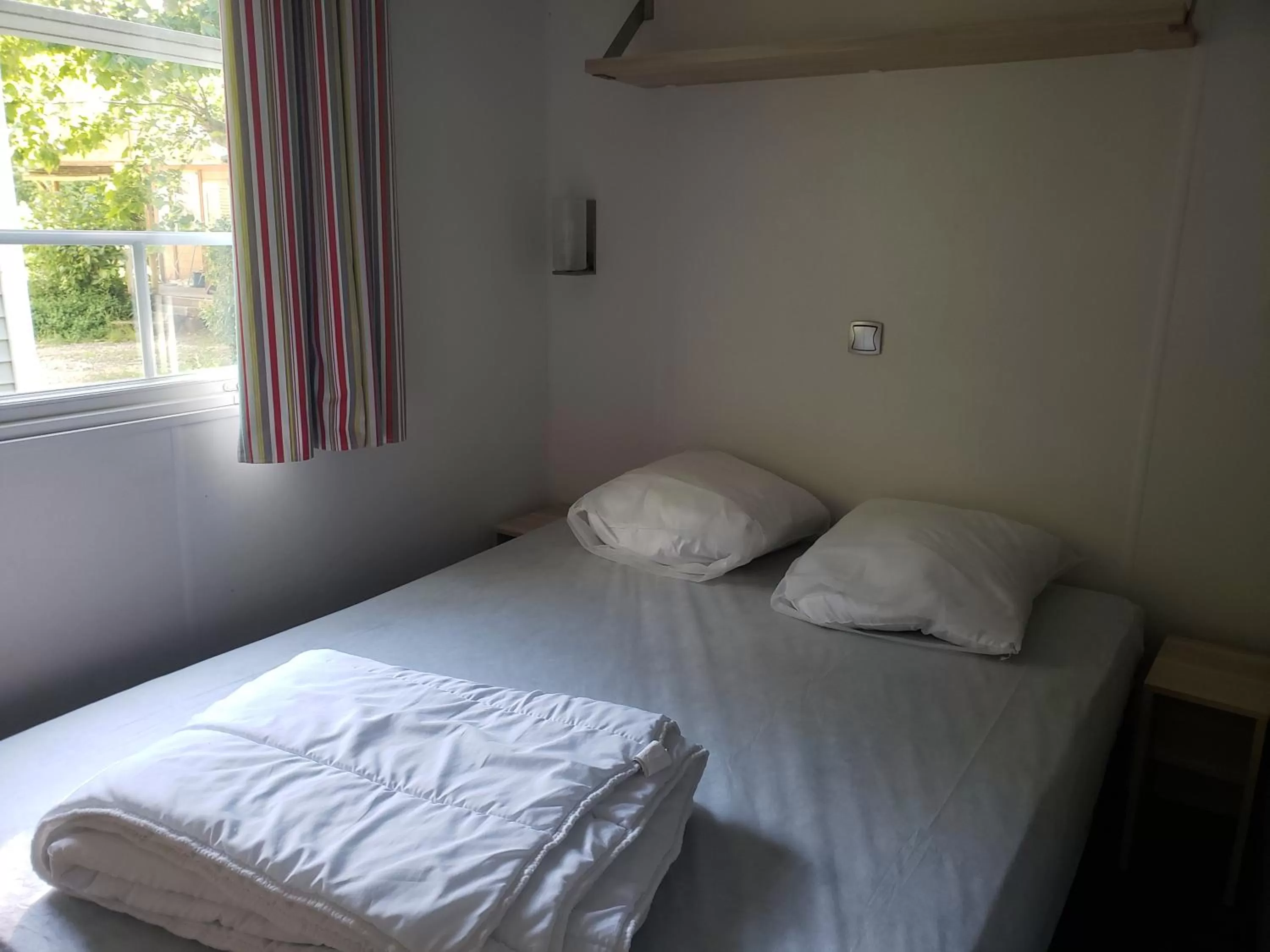 Bedroom, Bed in Le Moulin D'onclaire Camping et chambres d'hôtes