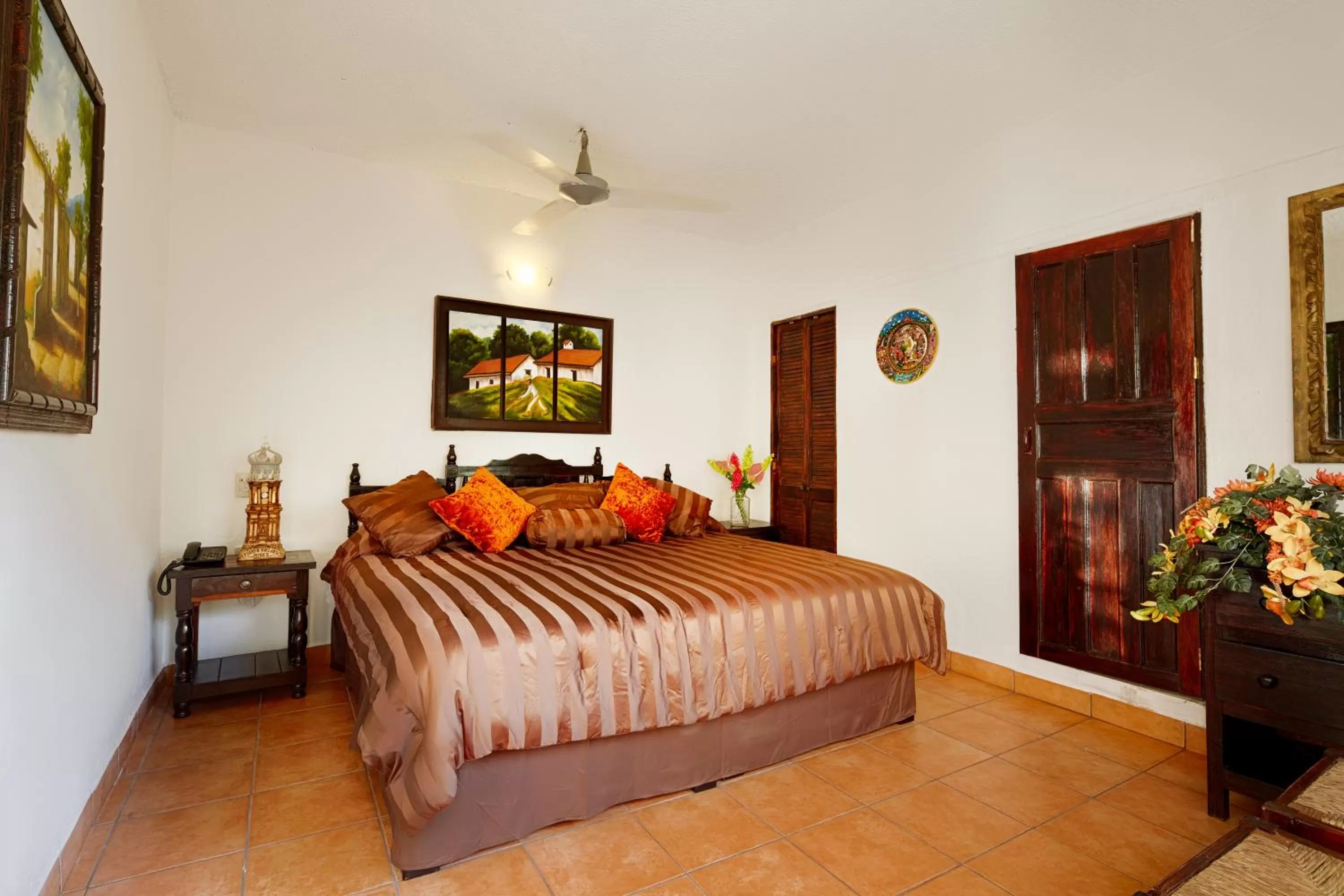 Photo of the whole room, Bed in Hotel Posada De Roger - Near Los Muertos Beach