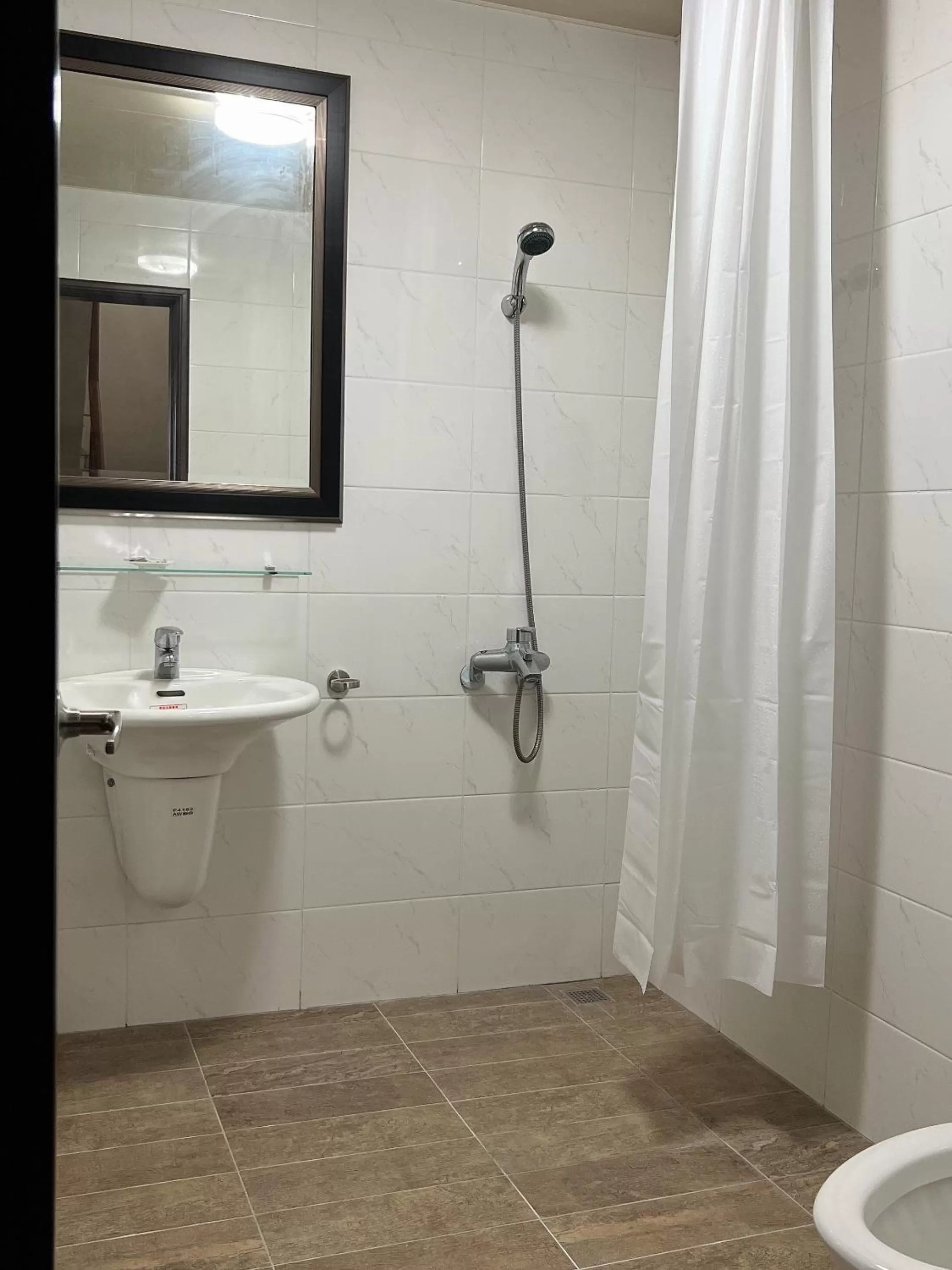 Shower in Dou Dou Long Homestay