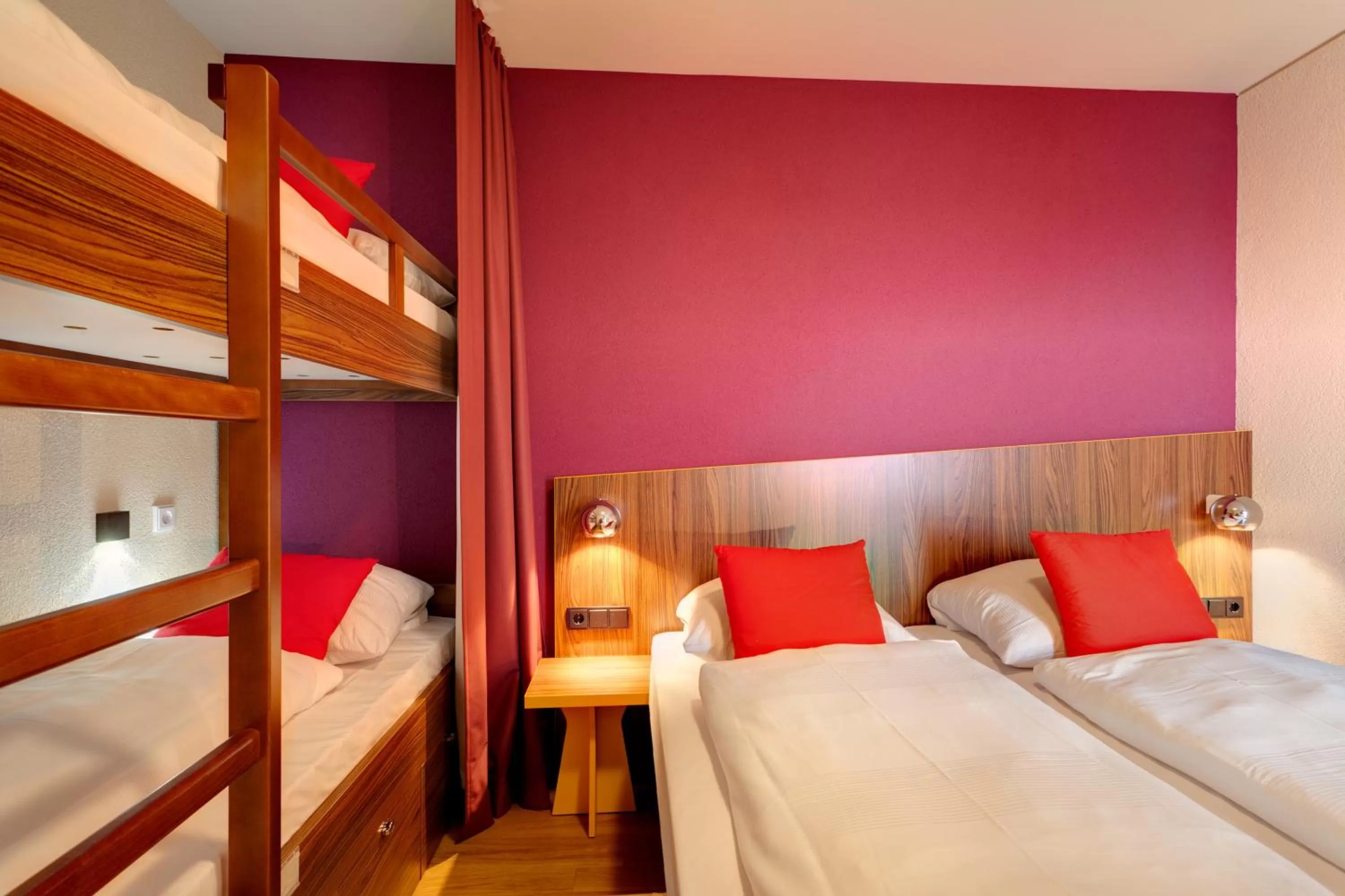 Photo of the whole room, Bed in MEININGER Hotel Frankfurt Main / Airport