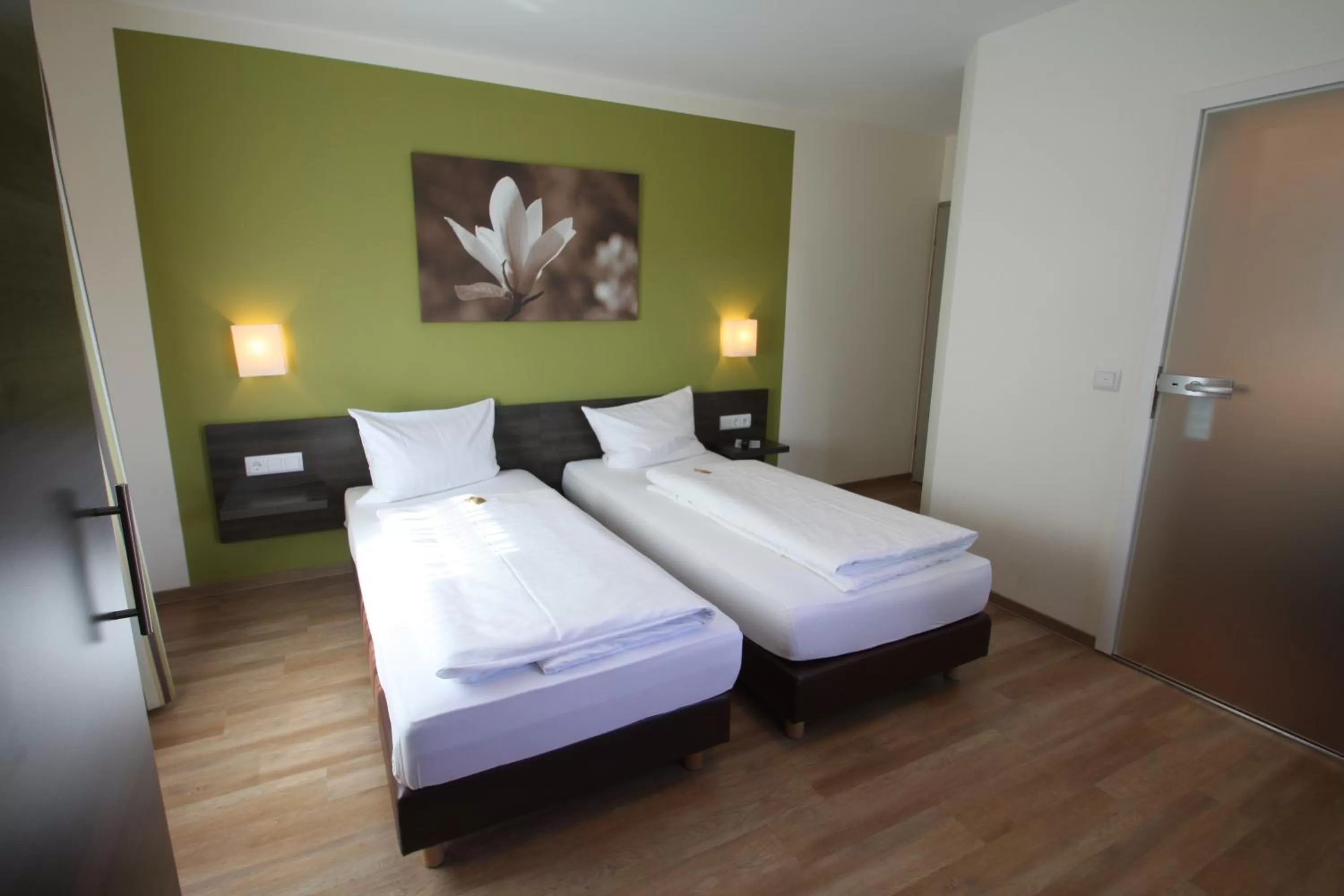 Photo of the whole room, Bed in Gasthof Weißes Roß