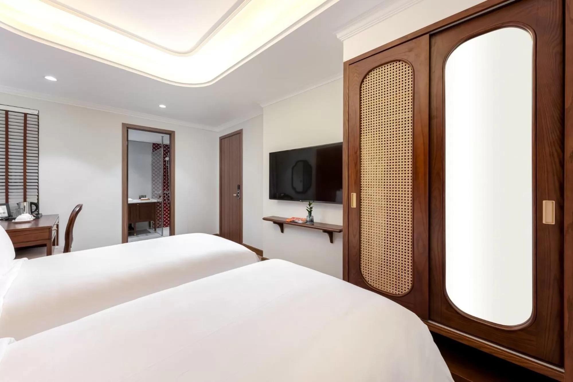 Superior Twin Room - No Window in La Siesta Classic Hang Thung