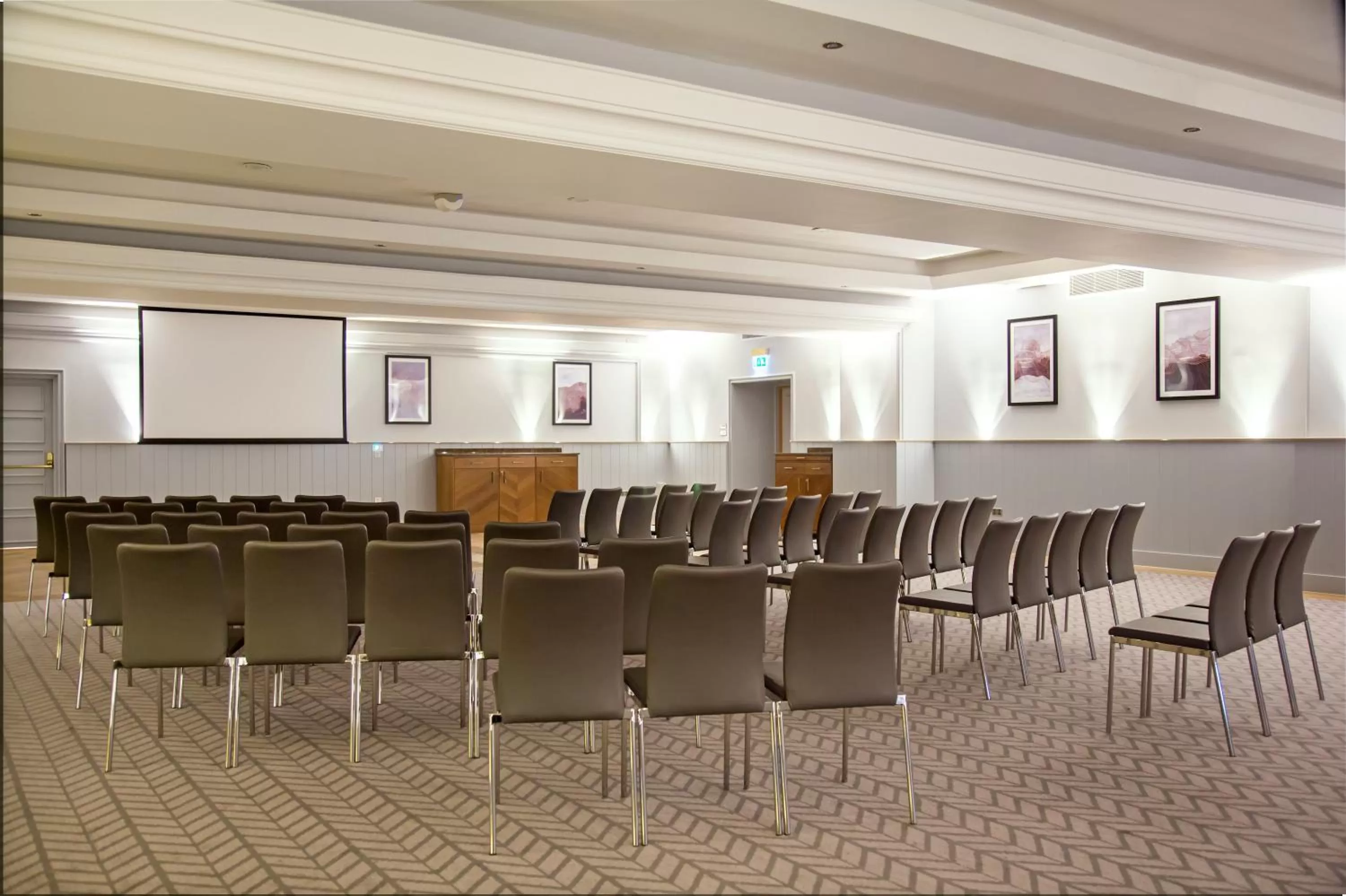 Meeting/conference room in voco Grand Central Glasgow by IHG