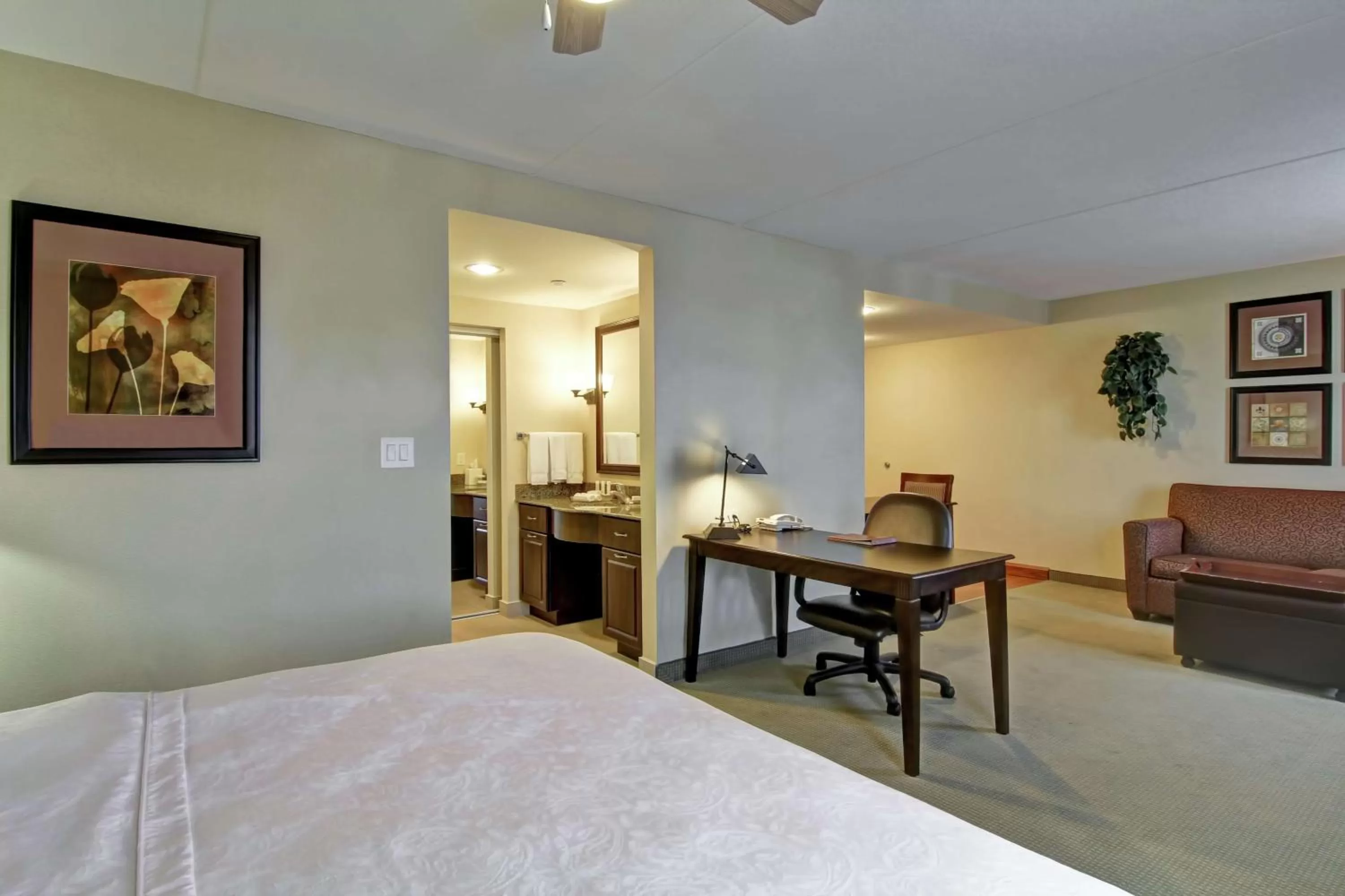 Bedroom, Bed in Homewood Suites by Hilton Sudbury