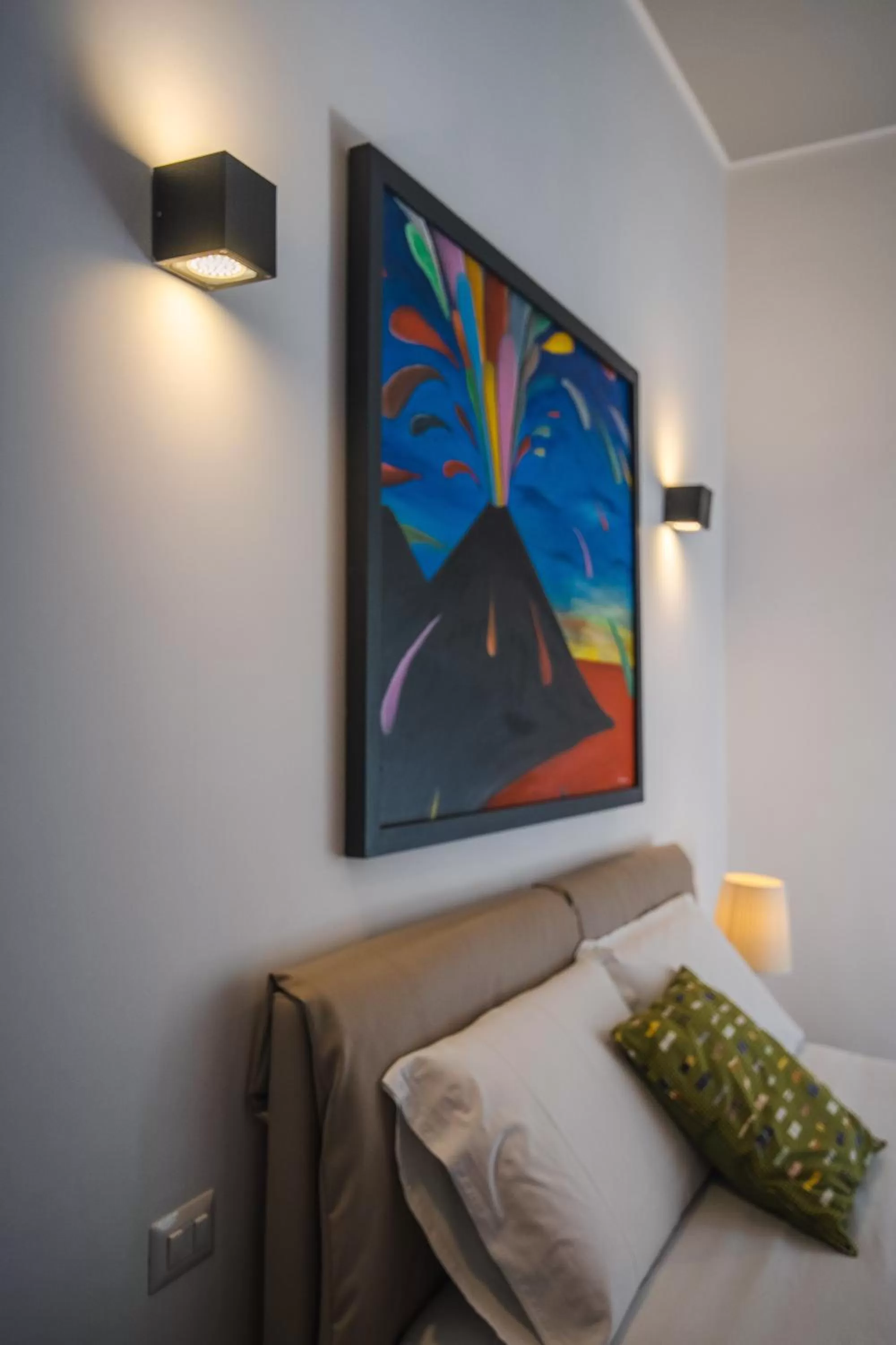 Photo of the whole room, TV/Entertainment Center in Arco Dei Pinto