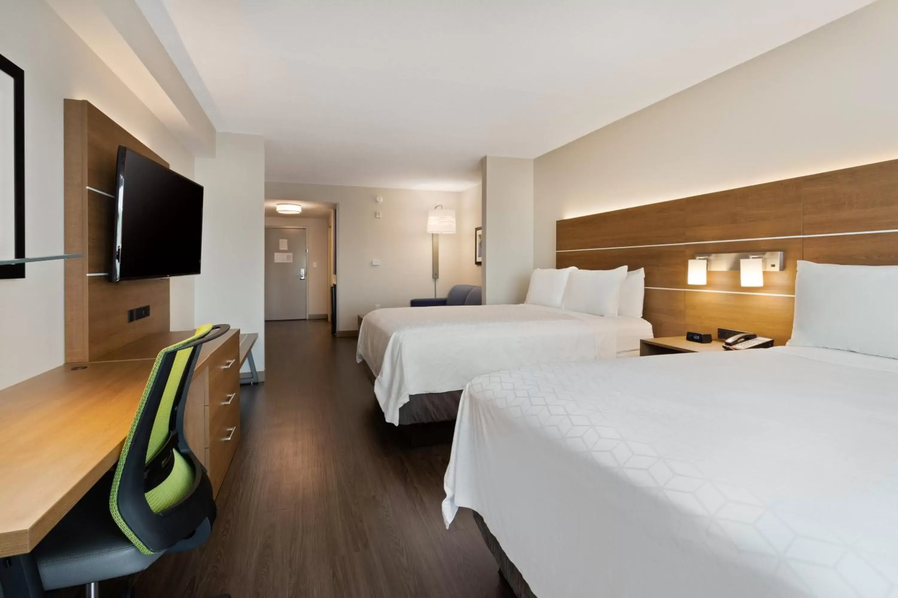 Queen Room with Two Queen Beds - Disability Access with Bath Tub in Holiday Inn Express Hotel & Suites Largo-Clearwater by IHG Queen Room with Two Queen Beds - Disability Access with Bath Tub in Holiday Inn Express Hotel & Suites Largo-Clearwater by IHG
