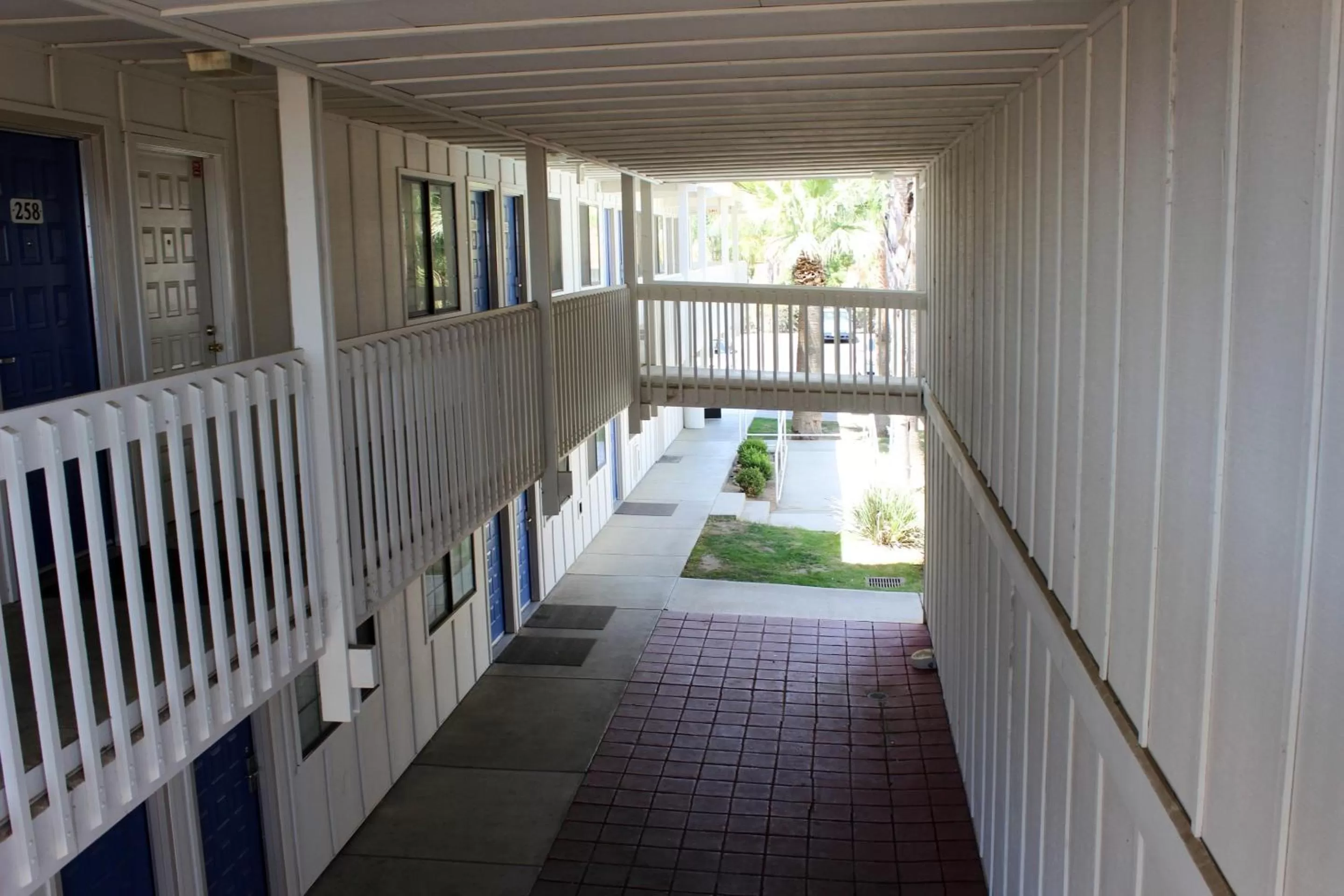 Property building in Motel 6-Coalinga, CA - East