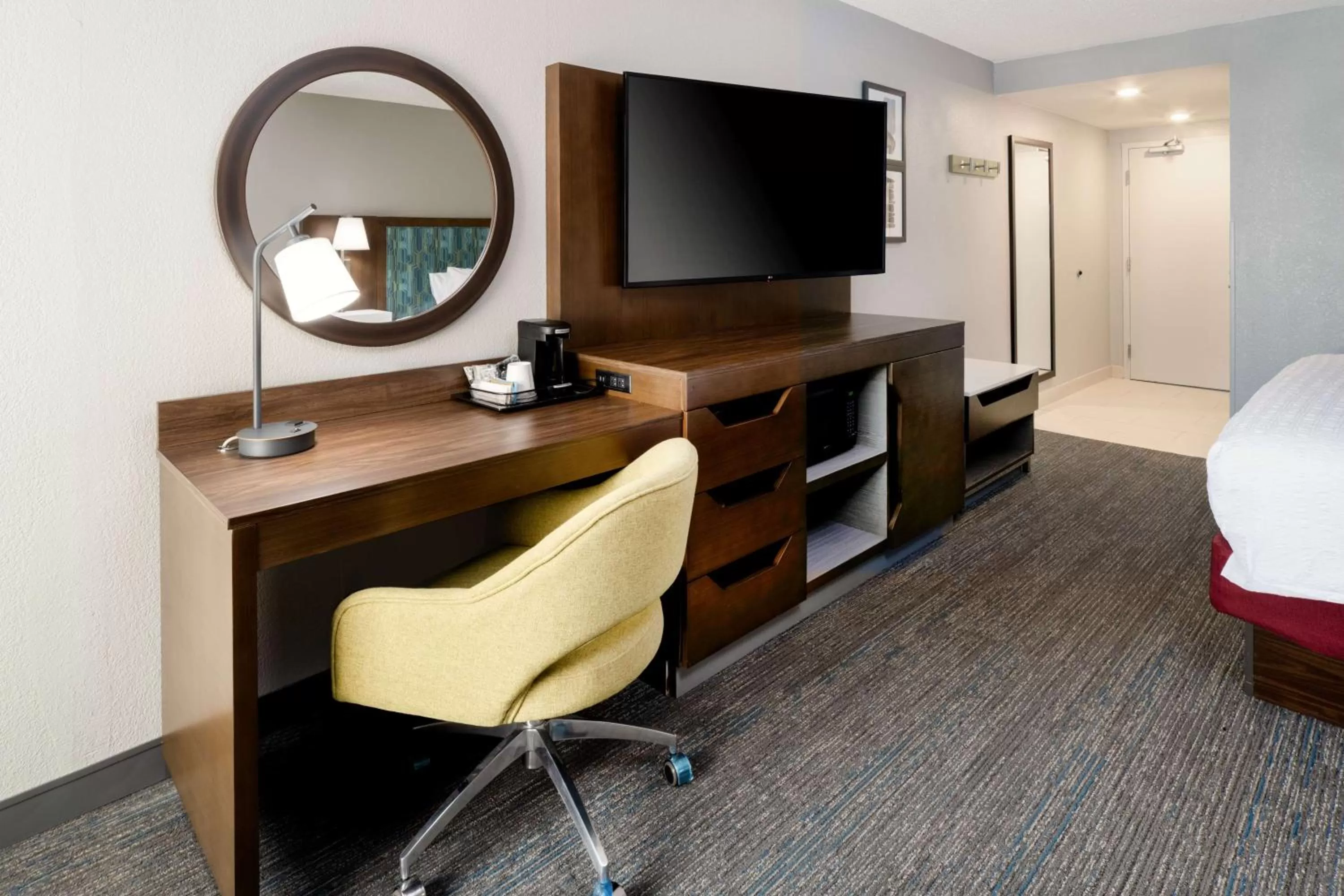 Bedroom, Bed in Hampton Inn Richmond-SW Hull Street