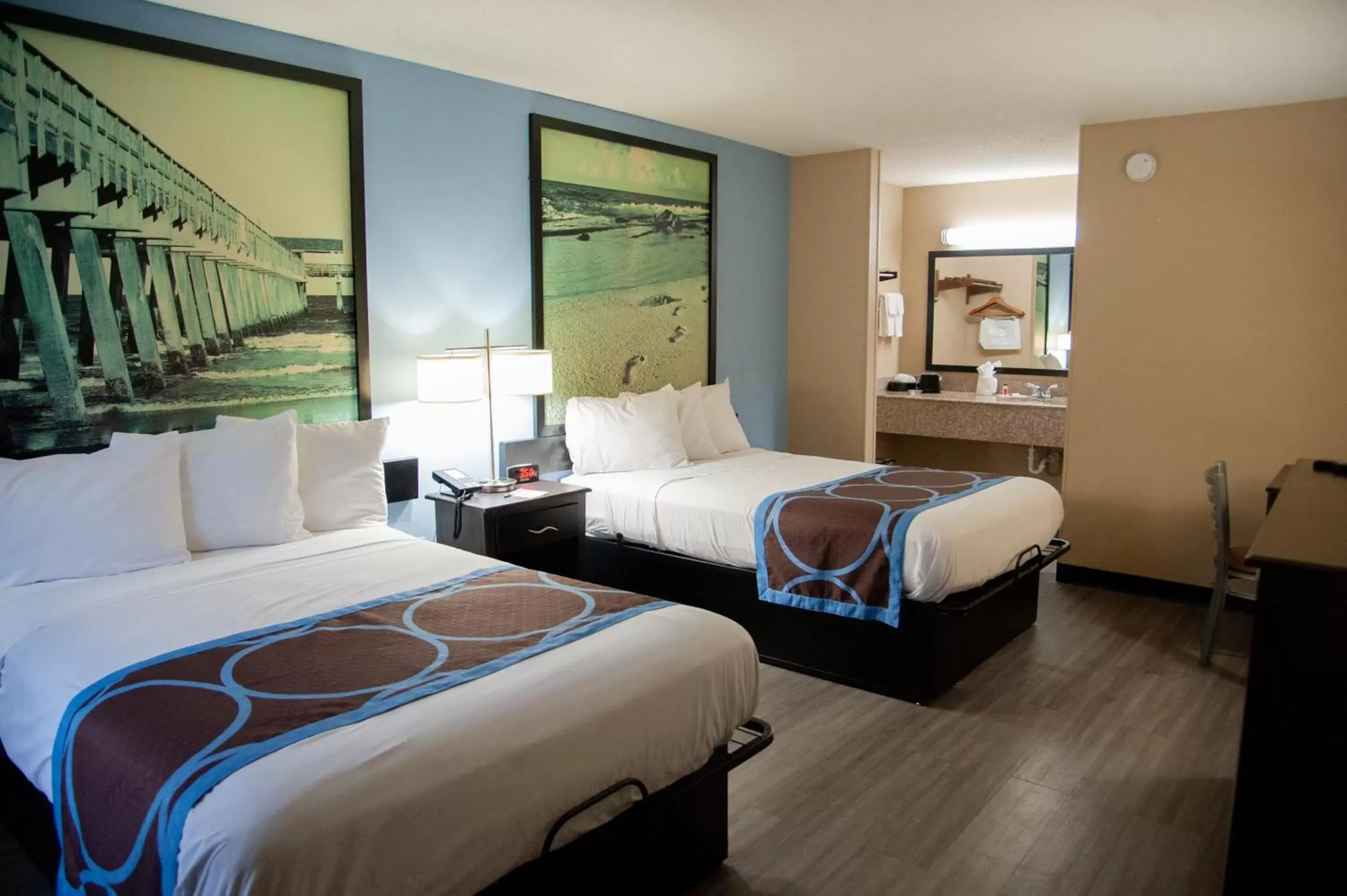 Double Room with Two Double Beds - Smoking in Super 8 by Wyndham Crestview Double Room with Two Double Beds - Smoking in Super 8 by Wyndham Crestview