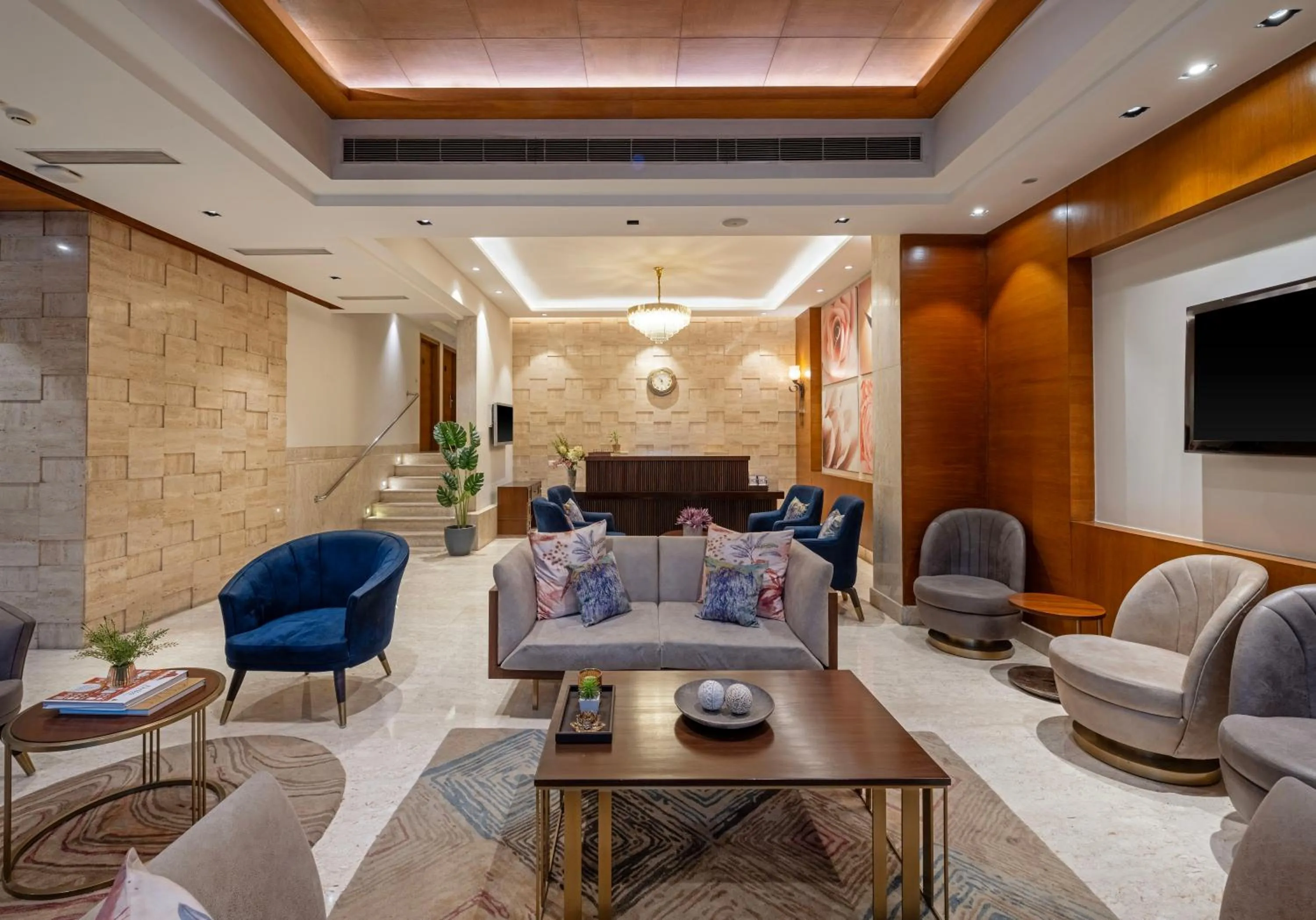 Lobby or reception in Hotel Saket 27