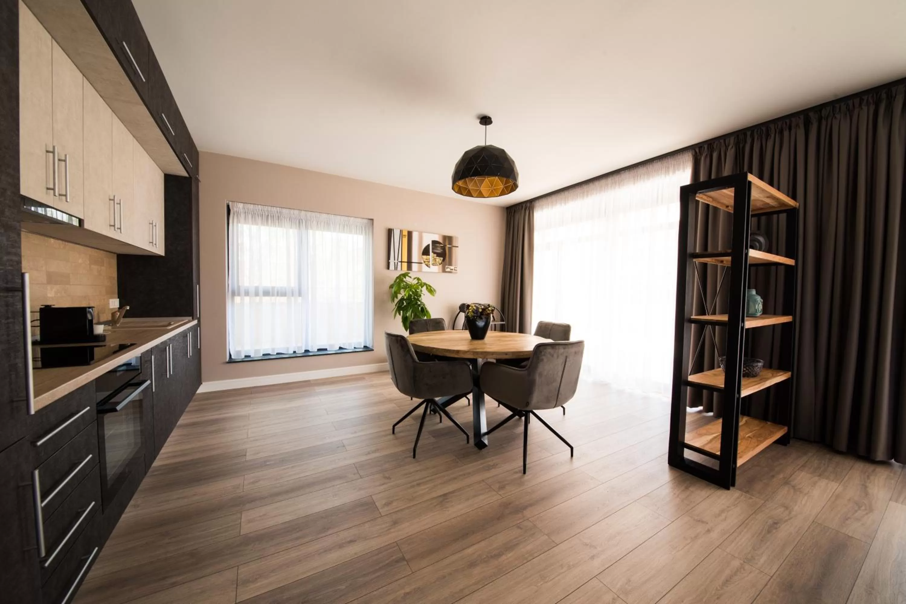 Kitchen or kitchenette, Dining Area in Biador Apartments