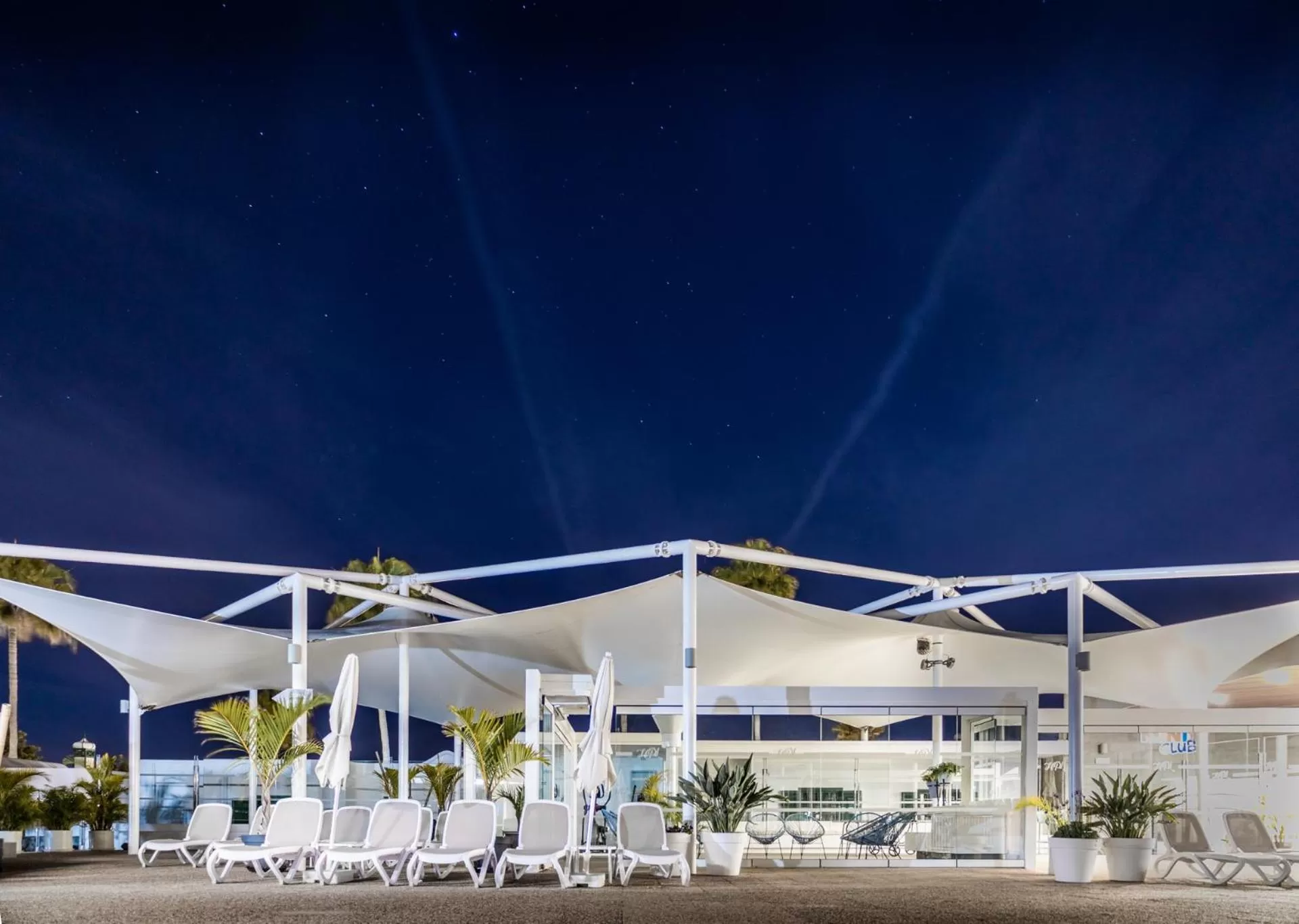 Night in Hyde Park Lane