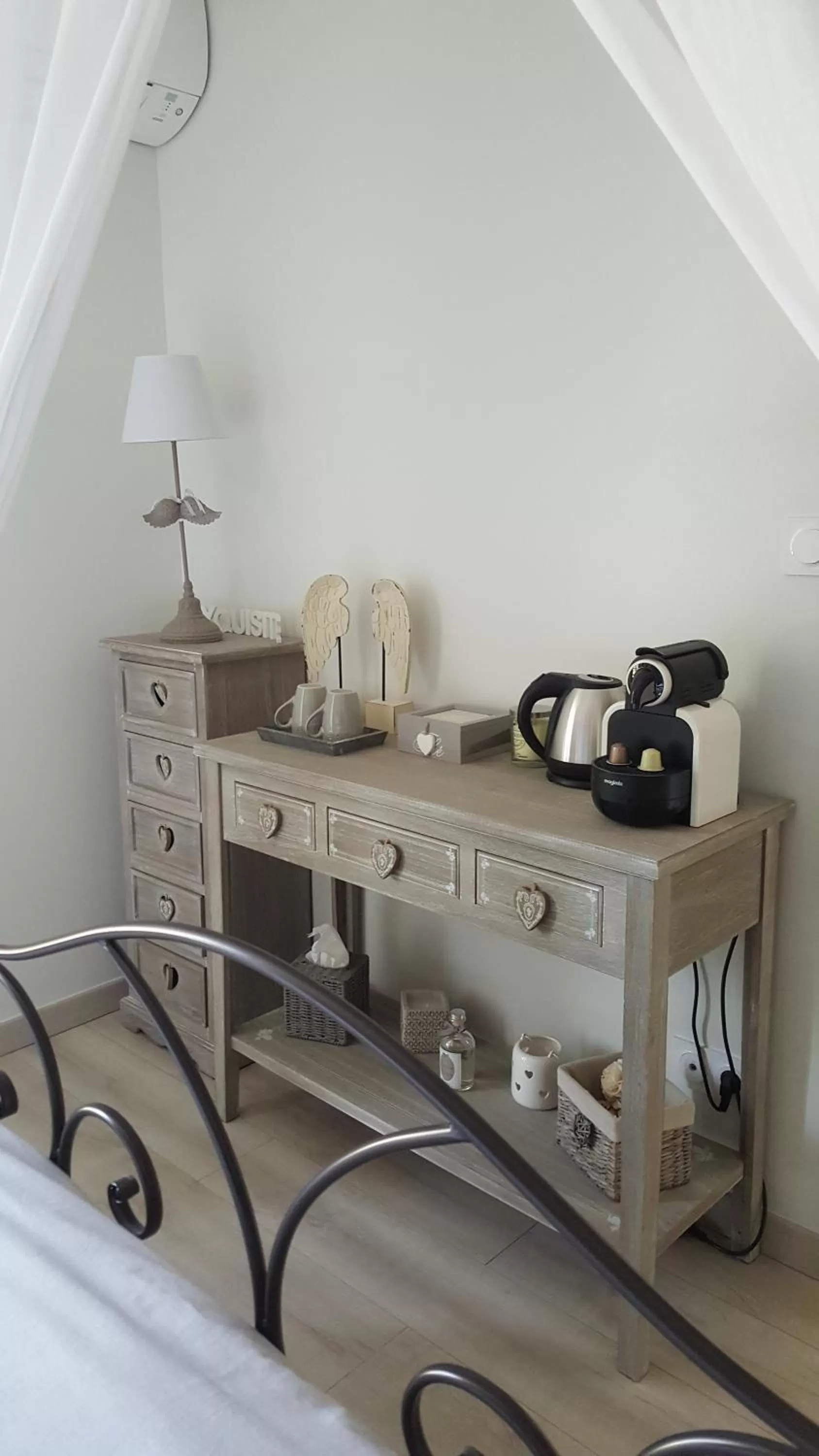 Photo of the whole room, Bed in B&B Des Histoires d'Anges - Côté Jardin - Accueil Vélo