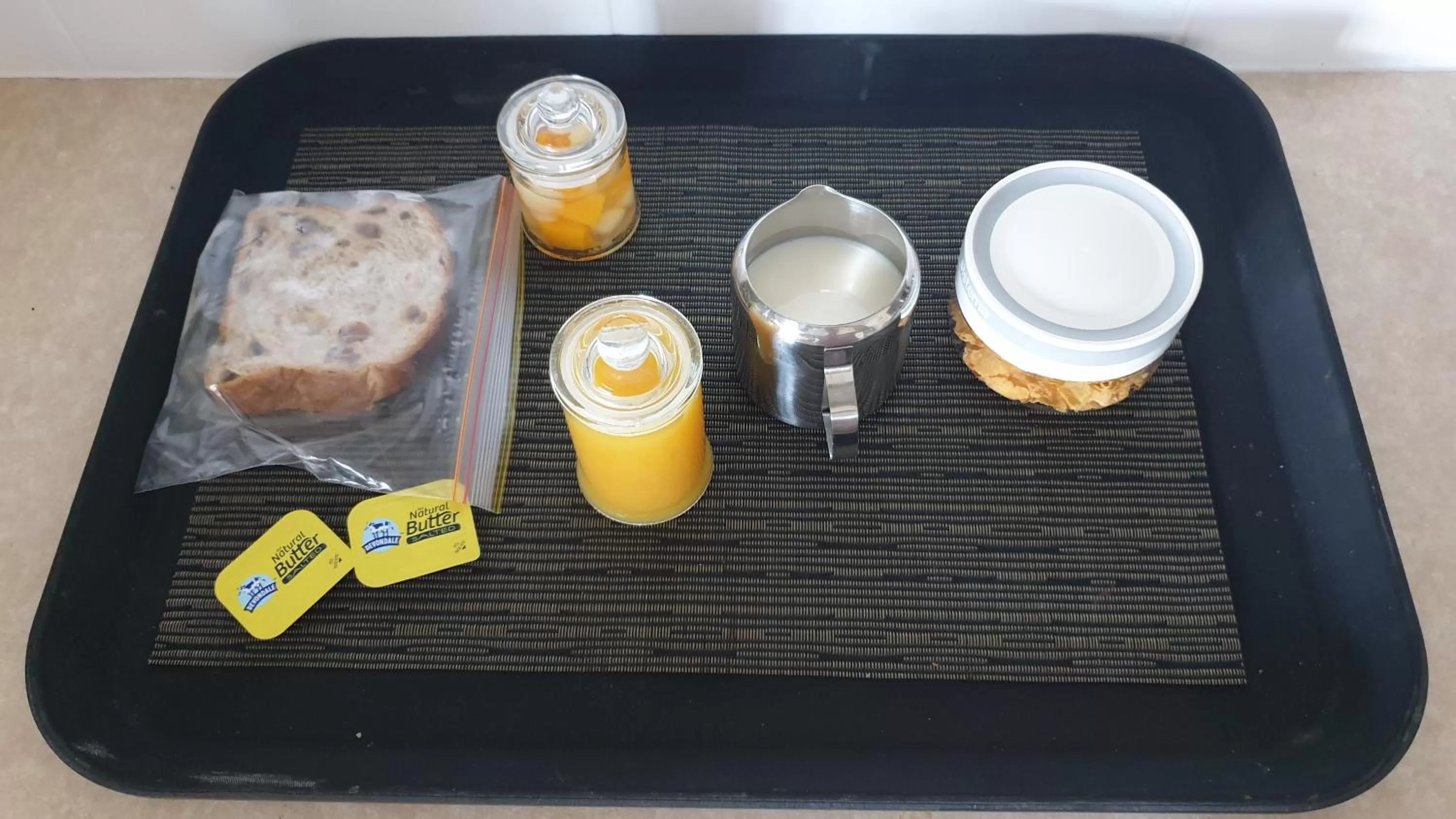 Breakfast in Main Street Motel