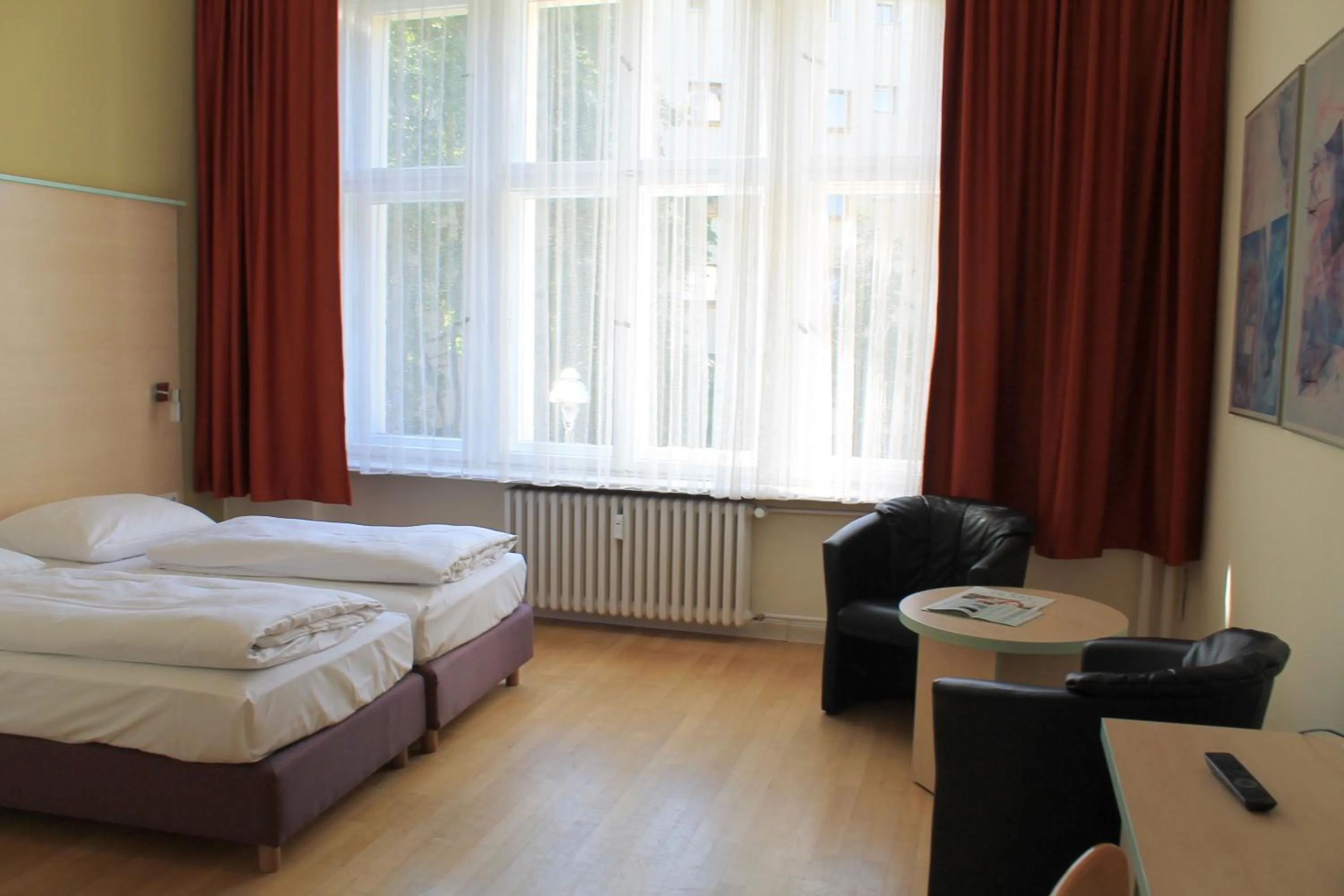 Photo of the whole room, Bed in Hotel Hansablick