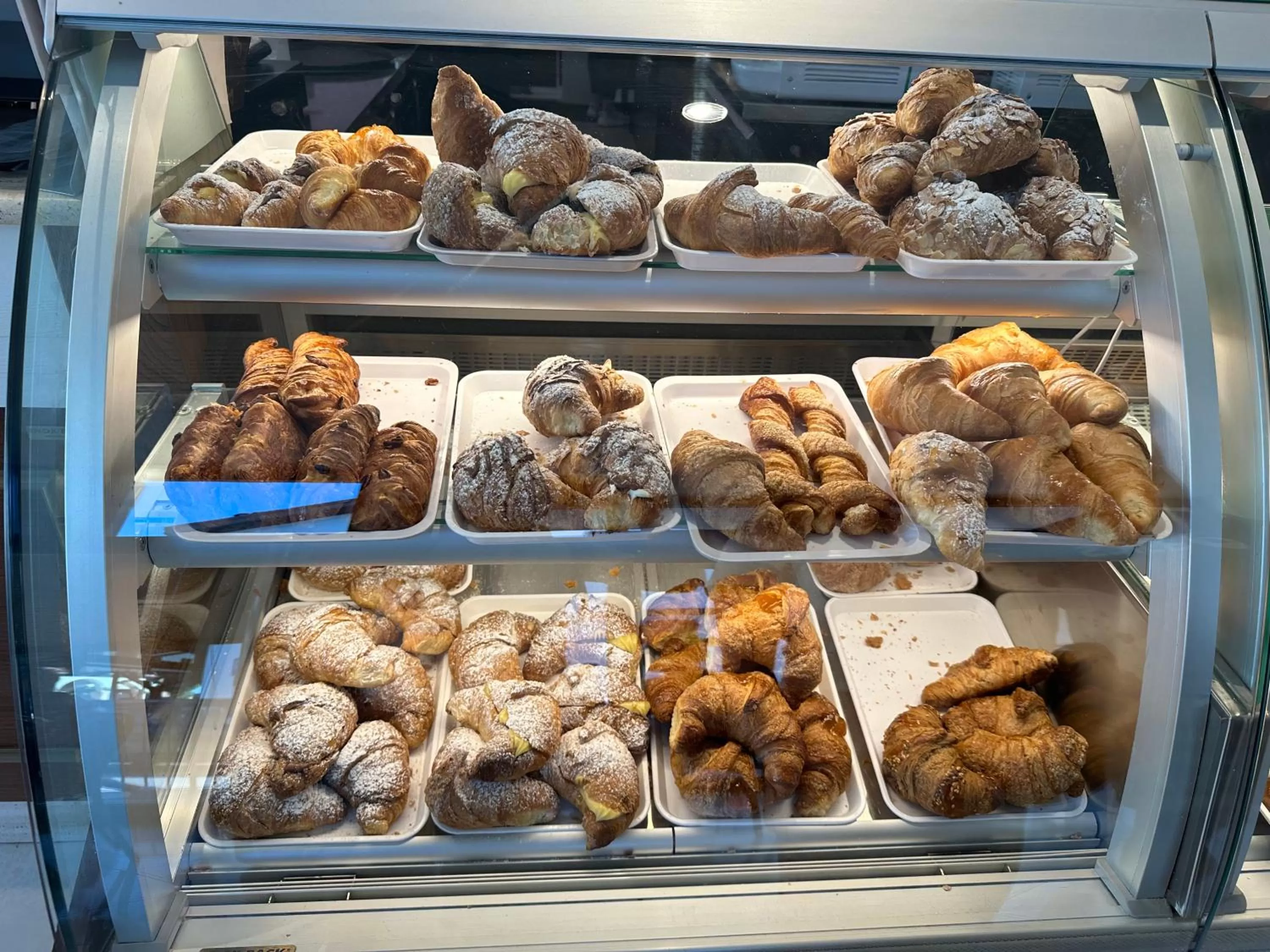 Breakfast in D ANNUNZIO house