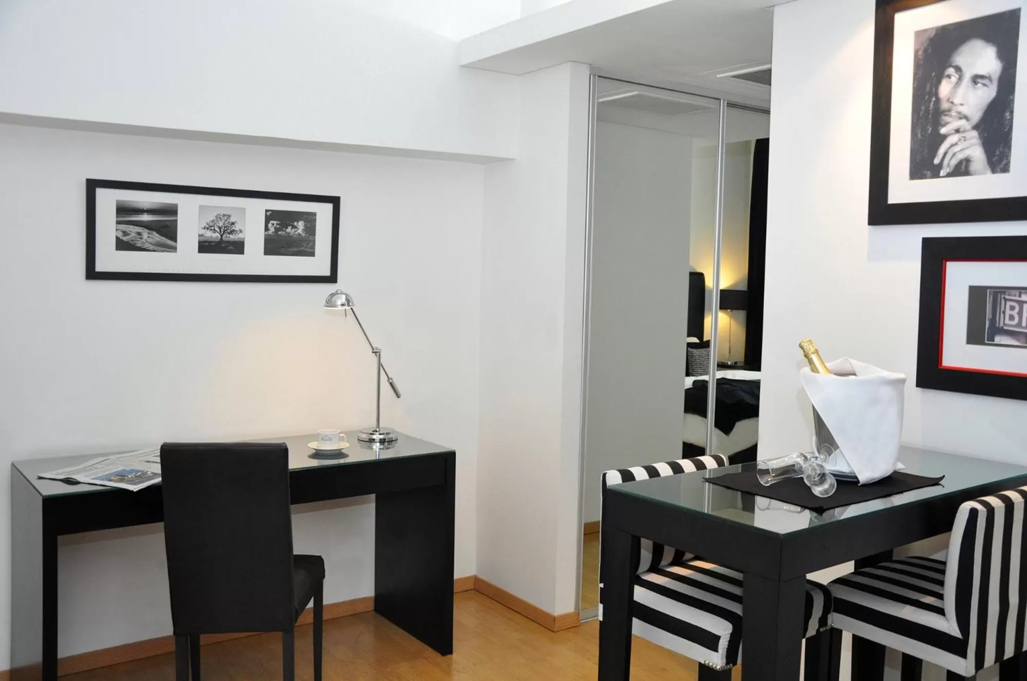 Area and facilities in Broadway Hotel & Suites