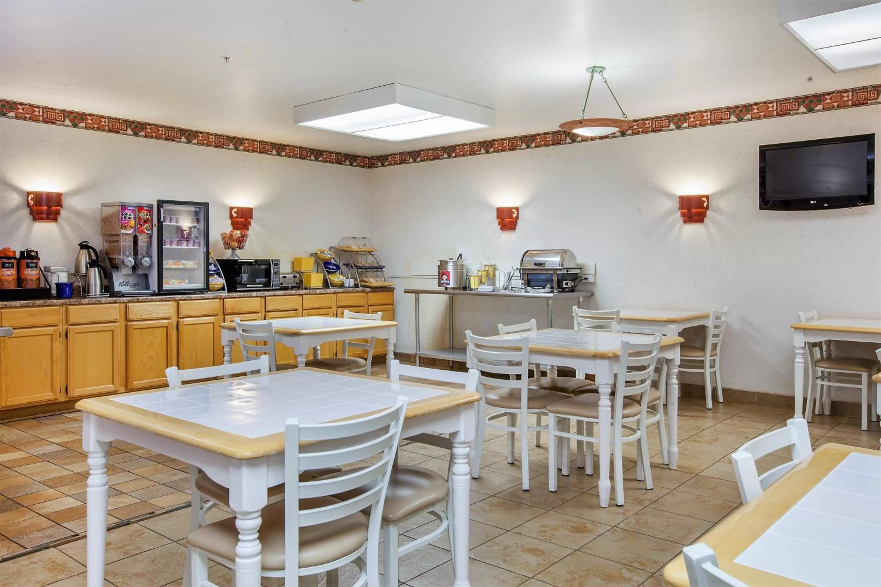 Restaurant/Places to Eat in Muyawki Inn