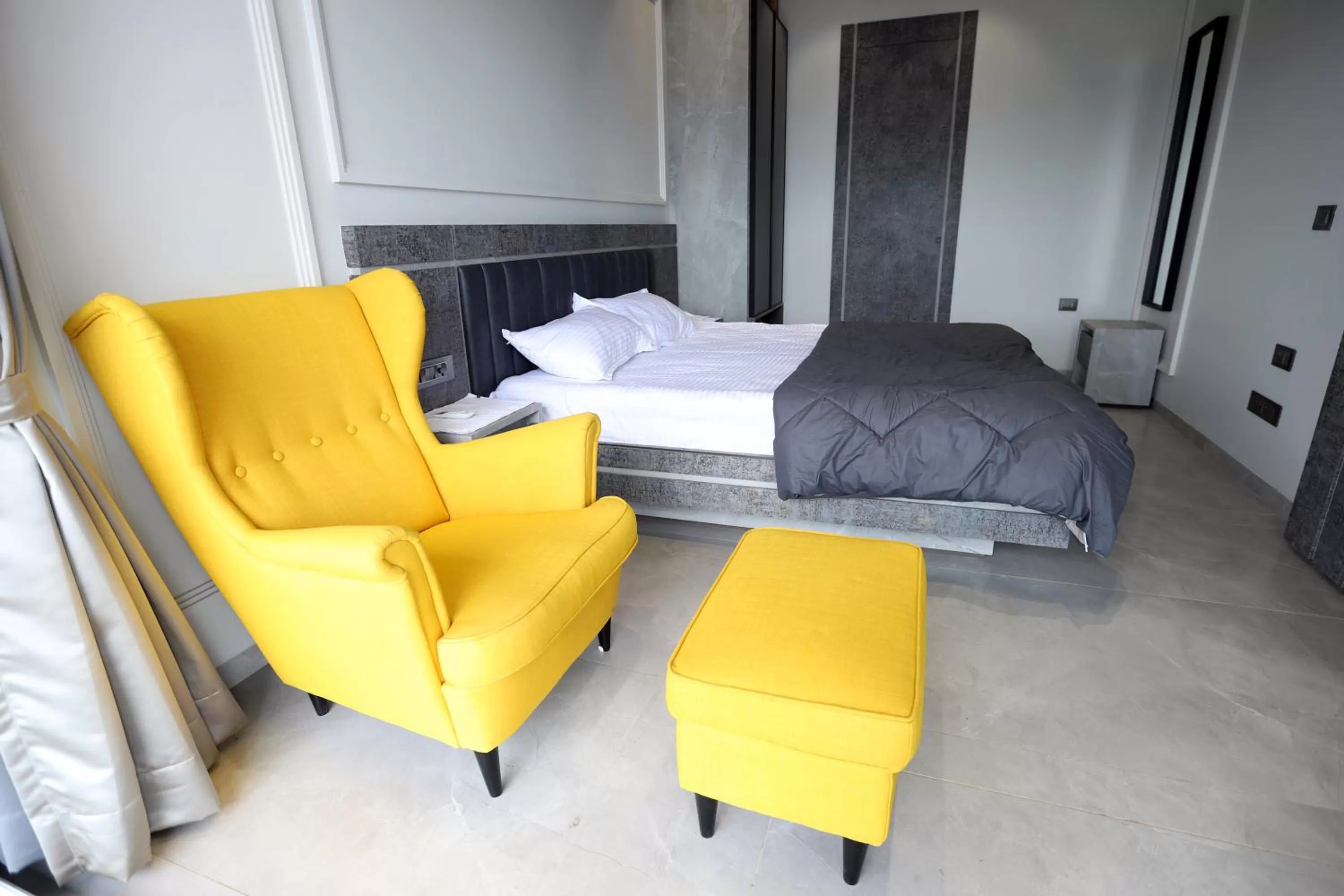 Bed in Jumbo Paradise, Pawna lake